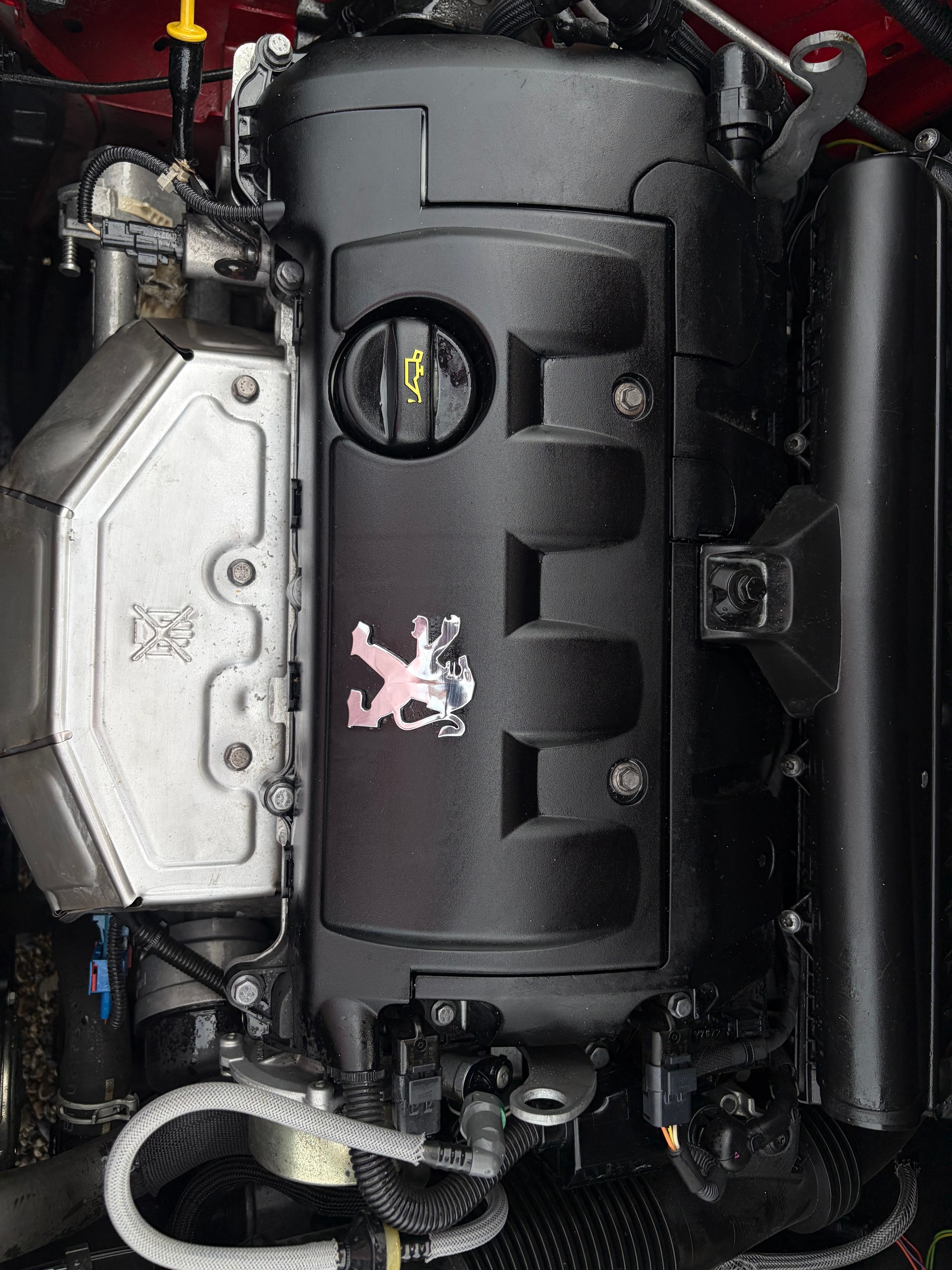 PEUGEOT 207 1.6 16V XT Automatic-image-9