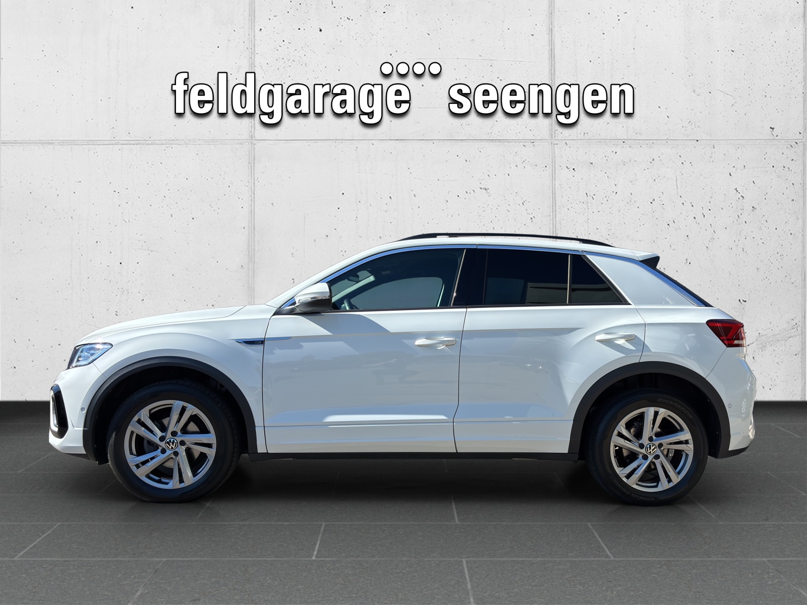 VW T-Roc 1.5 TSI EVO R-Line DSG mit AHK-showroom-element-1