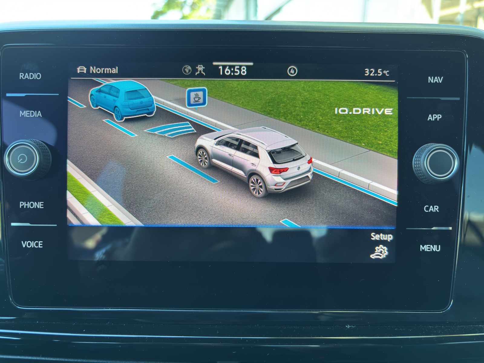VW T-Roc 1.5 TSI EVO R-Line DSG mit AHK-image-21