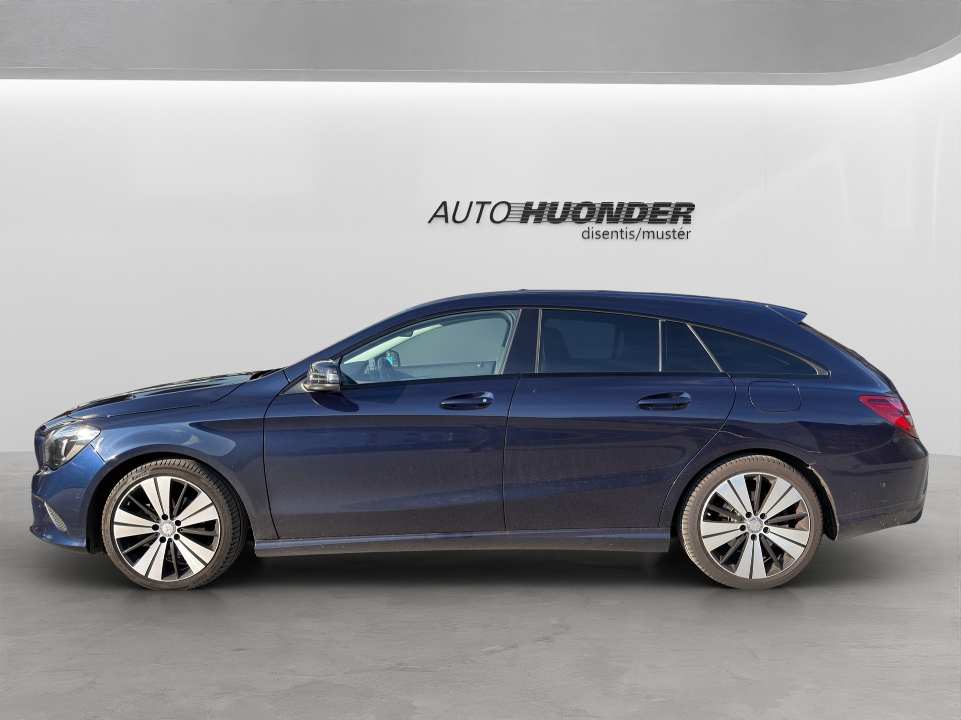 MERCEDES-BENZ CLA Shooting Brake 200 d Urban 4Matic 7G-DCT-showroom-element-1