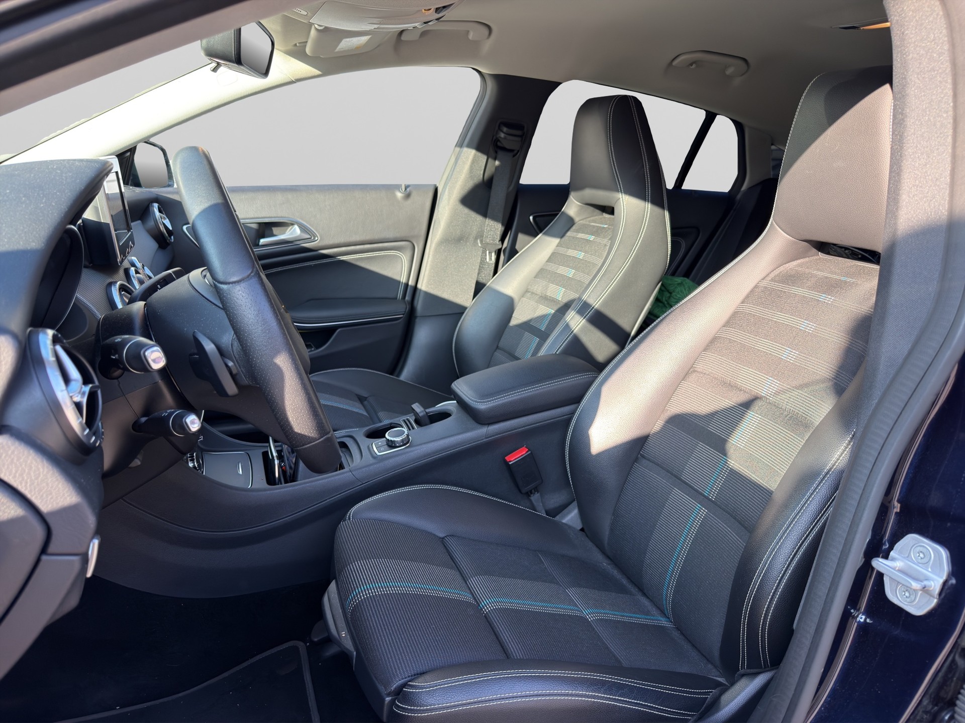 MERCEDES-BENZ CLA Shooting Brake 200 d Urban 4Matic 7G-DCT-image-7