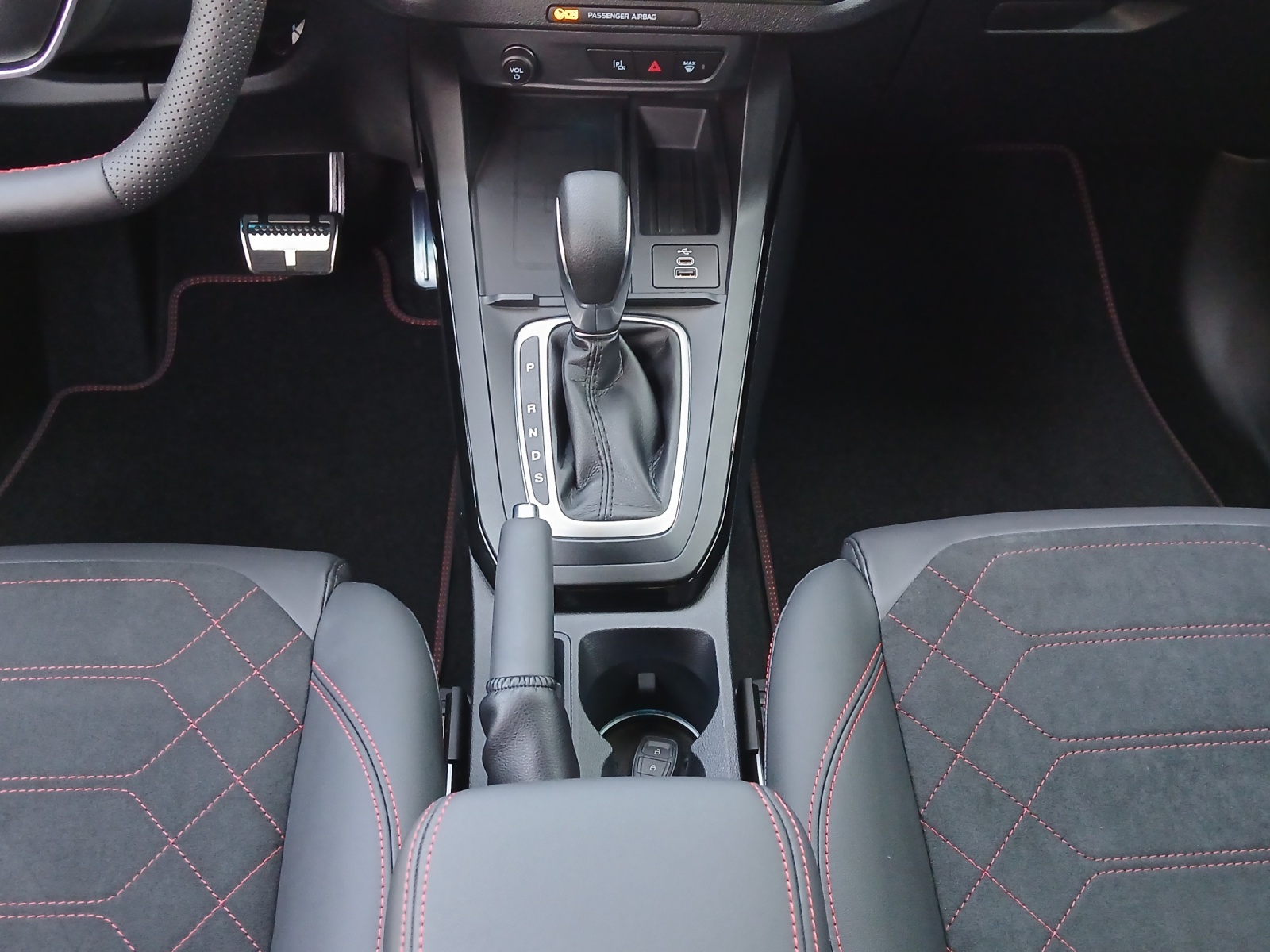 FORD Puma 1.0 EcoB Hybrid 155 ST-Line X Black & White Edition-image-10