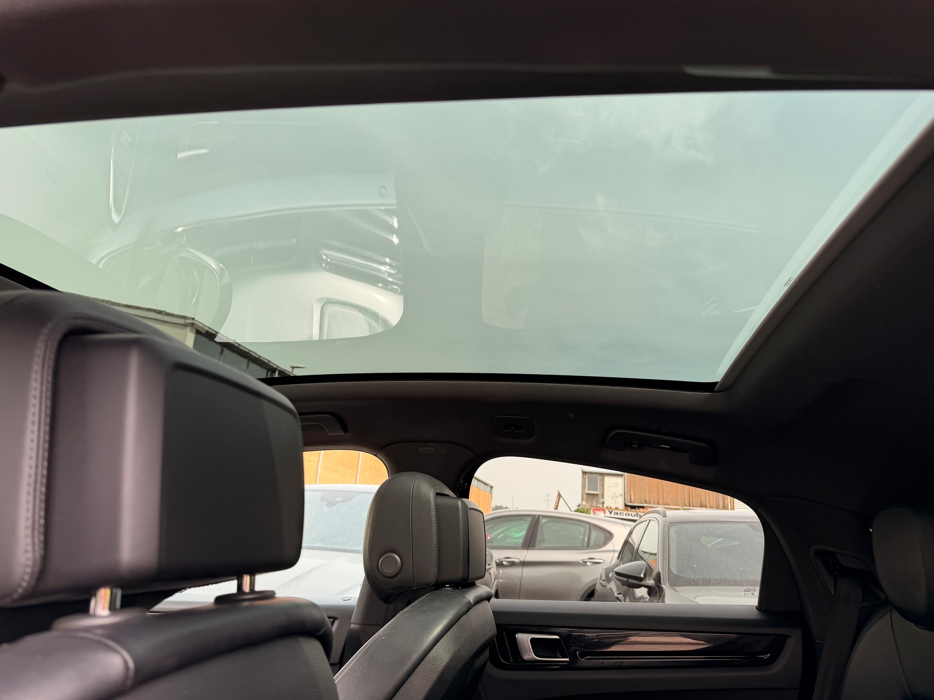 PORSCHE Cayenne Coupé E-Hybrid-image-10