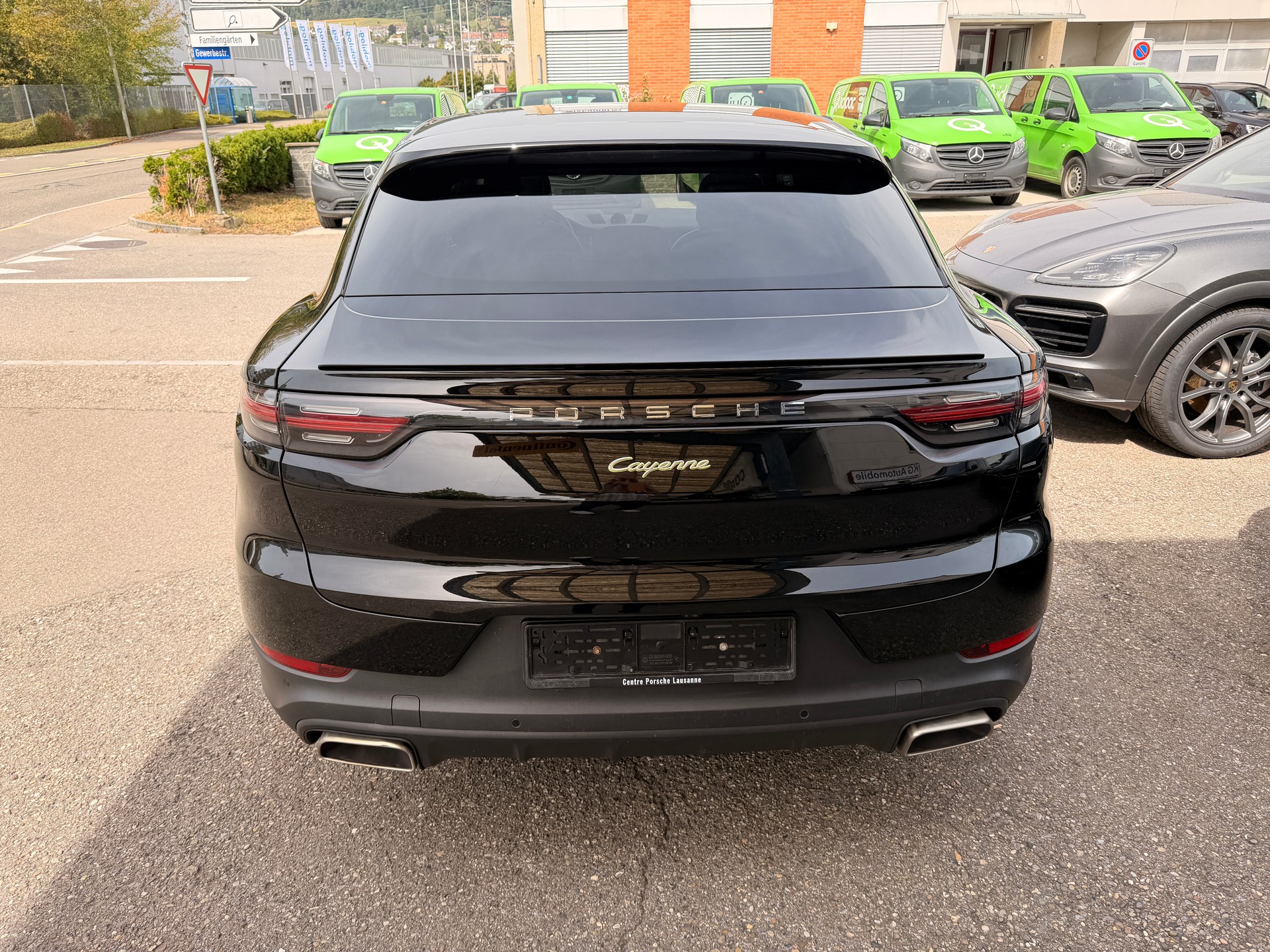 PORSCHE Cayenne Coupé E-Hybrid-image-3