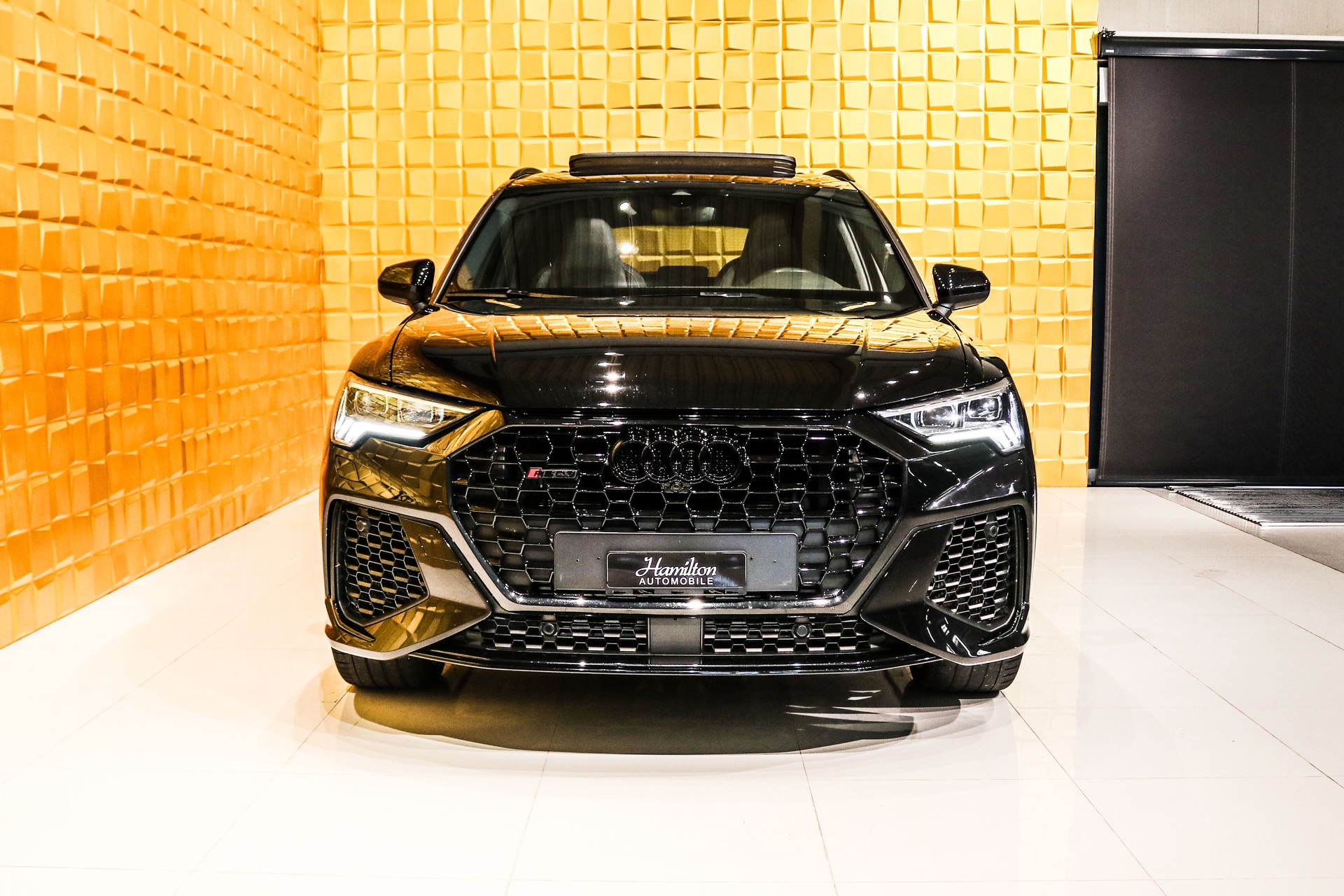 AUDI RS Q3 2.5 TFSI quattro S tronic-image-2