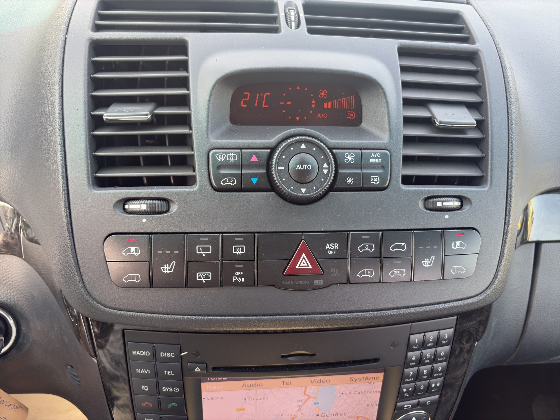 MERCEDES-BENZ Viano 2.2 CDI Blue Eff. Ambiente Ed. L 4Matic A-image-12