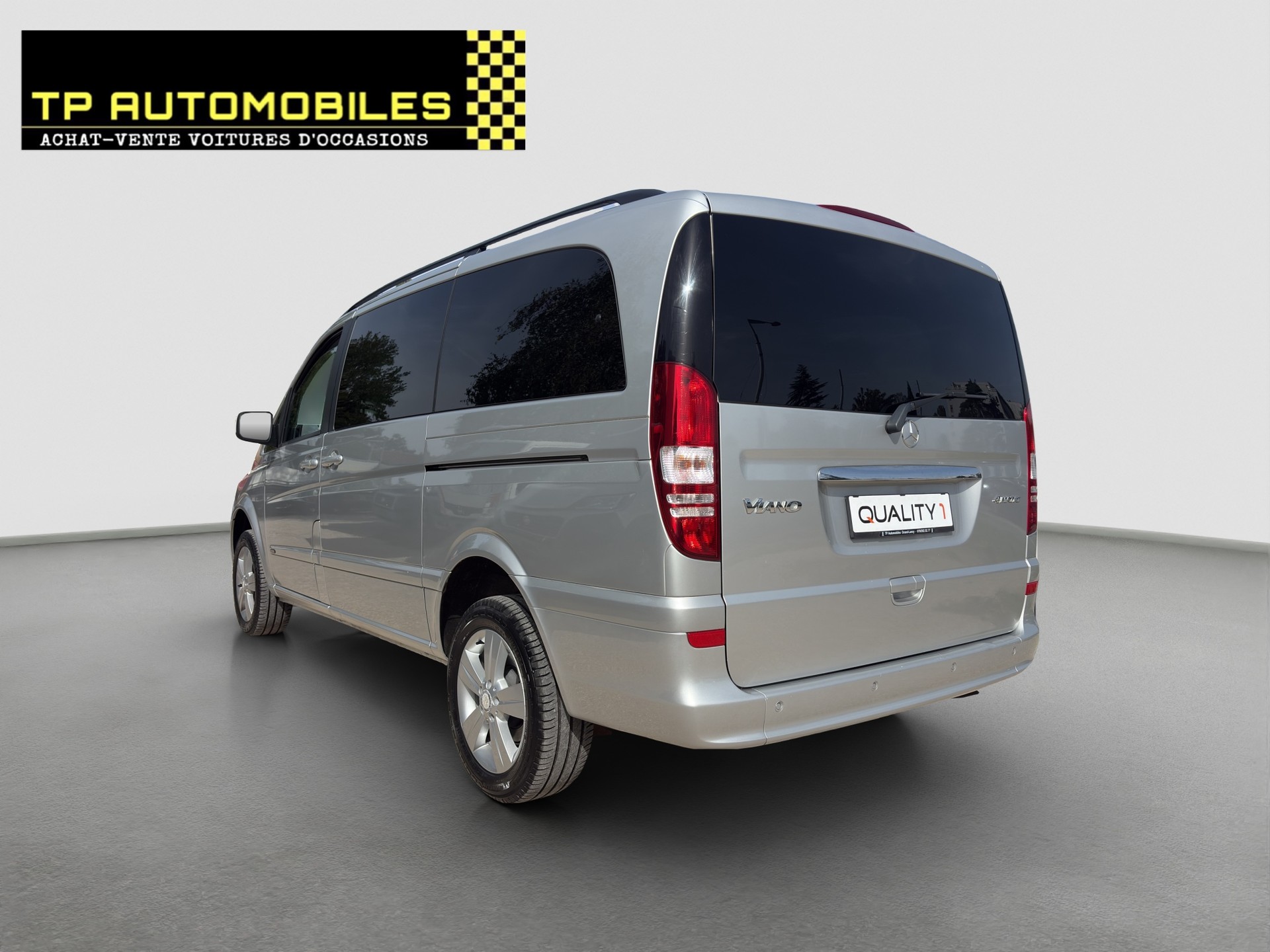MERCEDES-BENZ Viano 2.2 CDI Blue Eff. Ambiente Ed. L 4Matic A-image-6