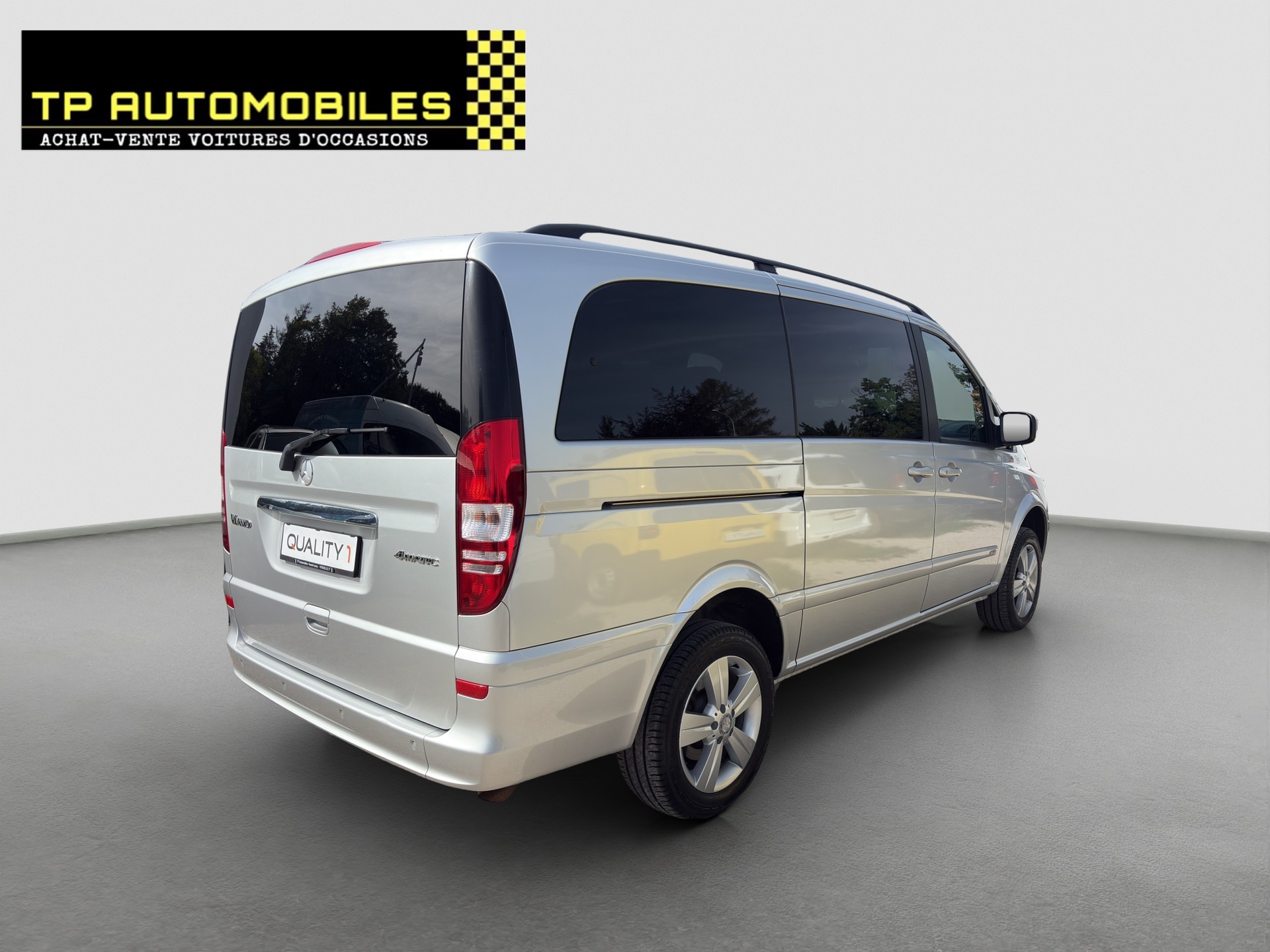 MERCEDES-BENZ Viano 2.2 CDI Blue Eff. Ambiente Ed. L 4Matic A-image-4