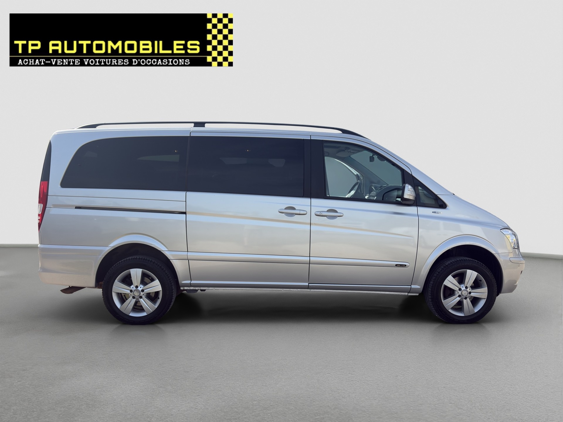 MERCEDES-BENZ Viano 2.2 CDI Blue Eff. Ambiente Ed. L 4Matic A-image-3