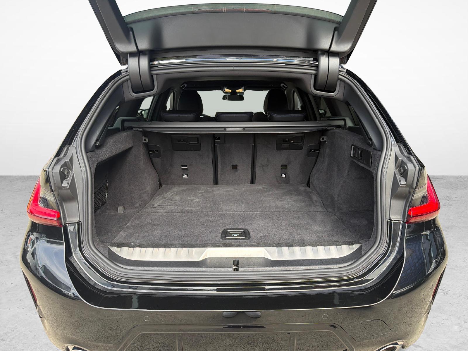 BMW 330e xDrive Touring M Sport-image-20