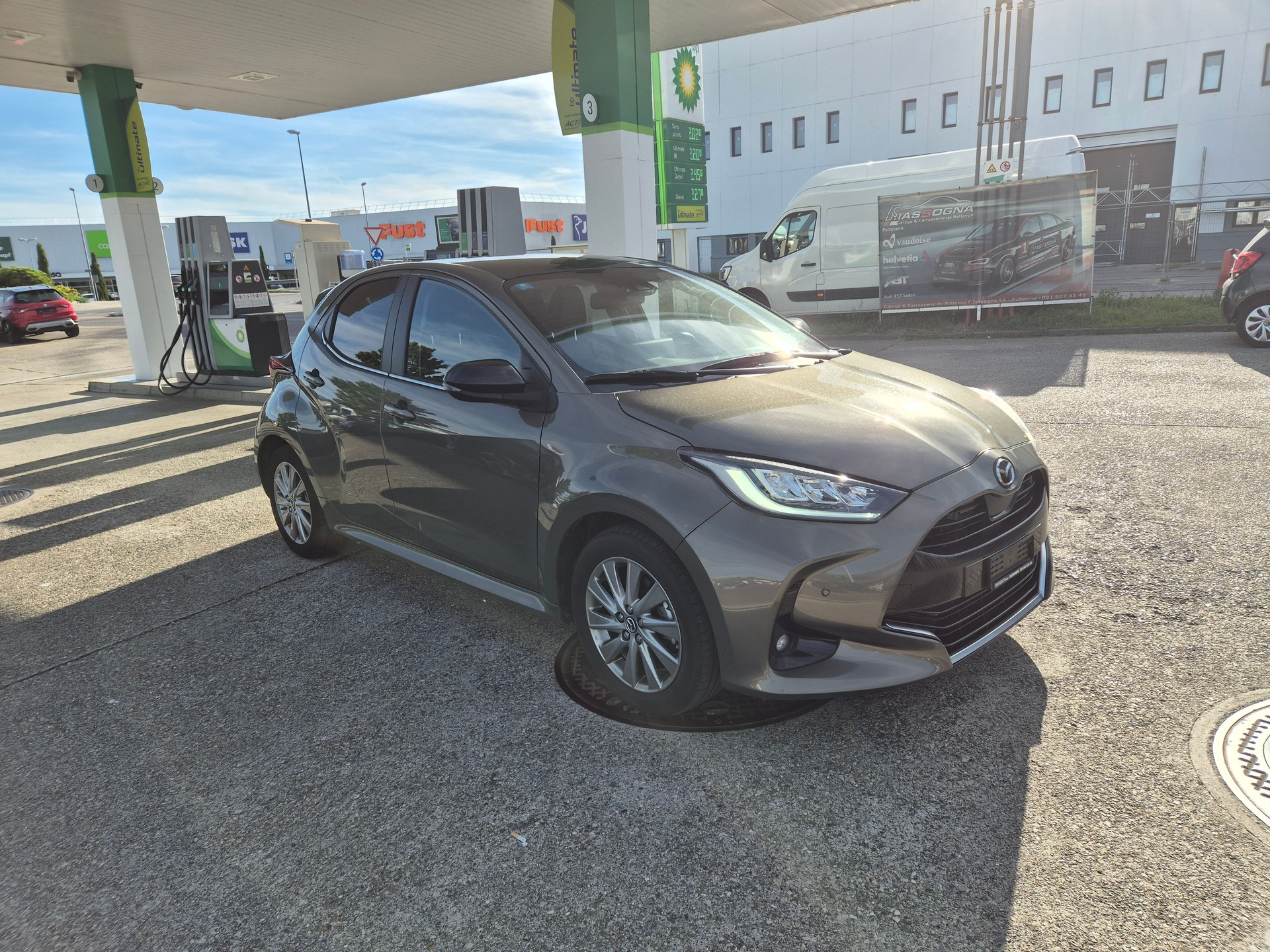 MAZDA 2 Hybrid Prime-line-image-5