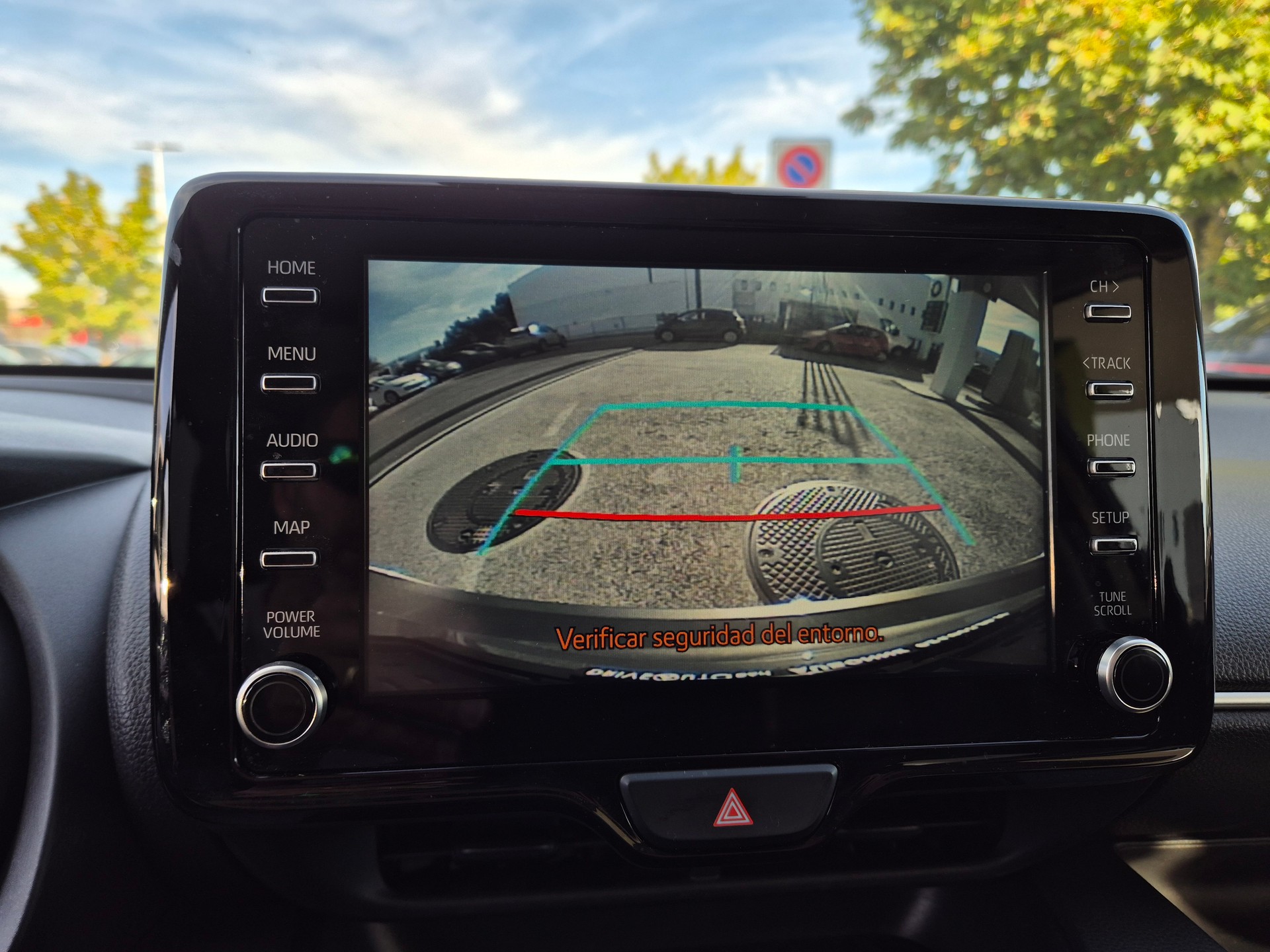 MAZDA 2 Hybrid Prime-line-image-14