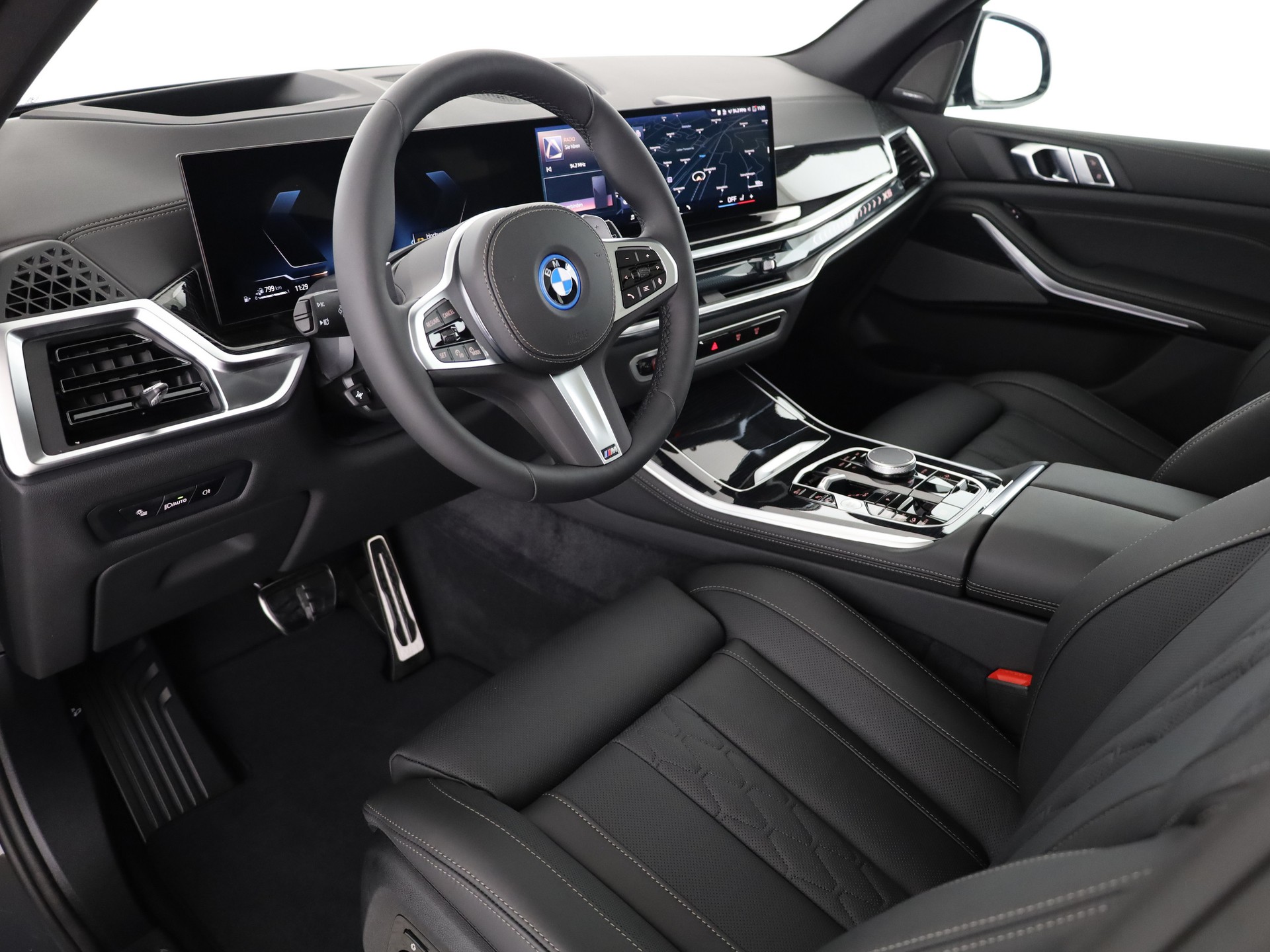 BMW X5 xDr 50e M Sport Pro-image-12