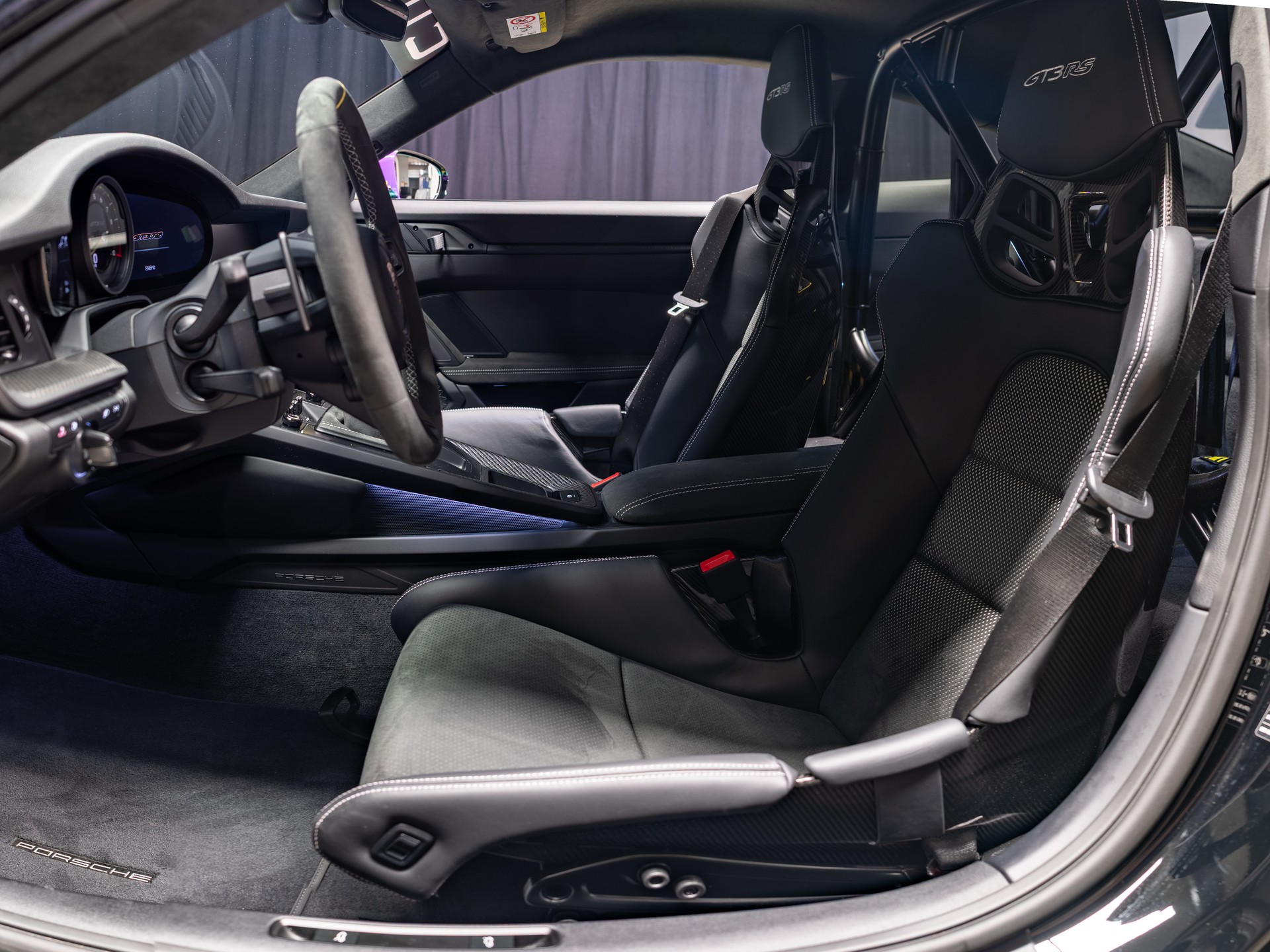 PORSCHE 911 GT3 RS-image-16