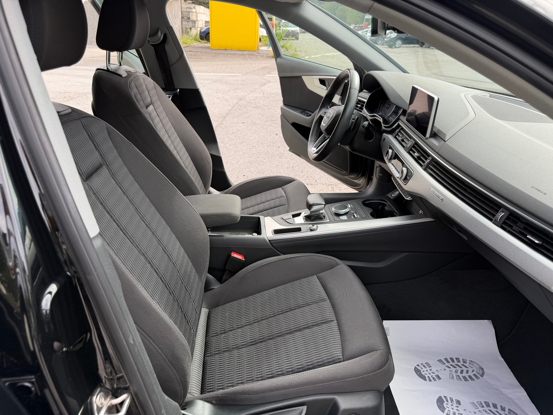 AUDI A4 Avant 40 TDI Sport quattro S-tronic-image-13