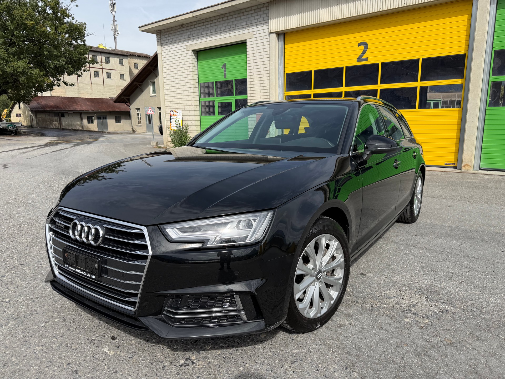 AUDI A4 Avant 40 TDI Sport quattro S-tronic-image-0