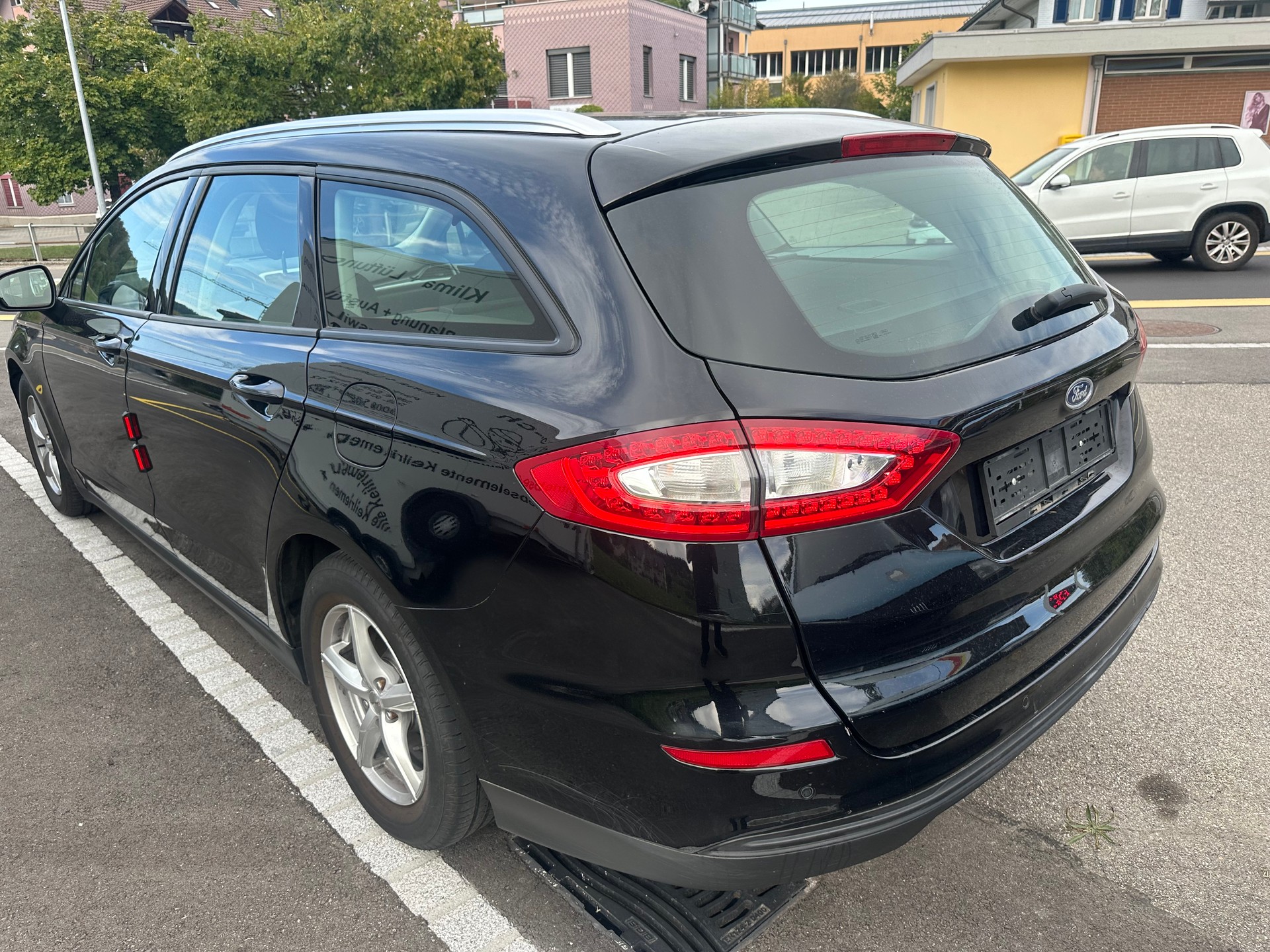 FORD Mondeo 2.0 TDCi Ambiente Powershift-image-2