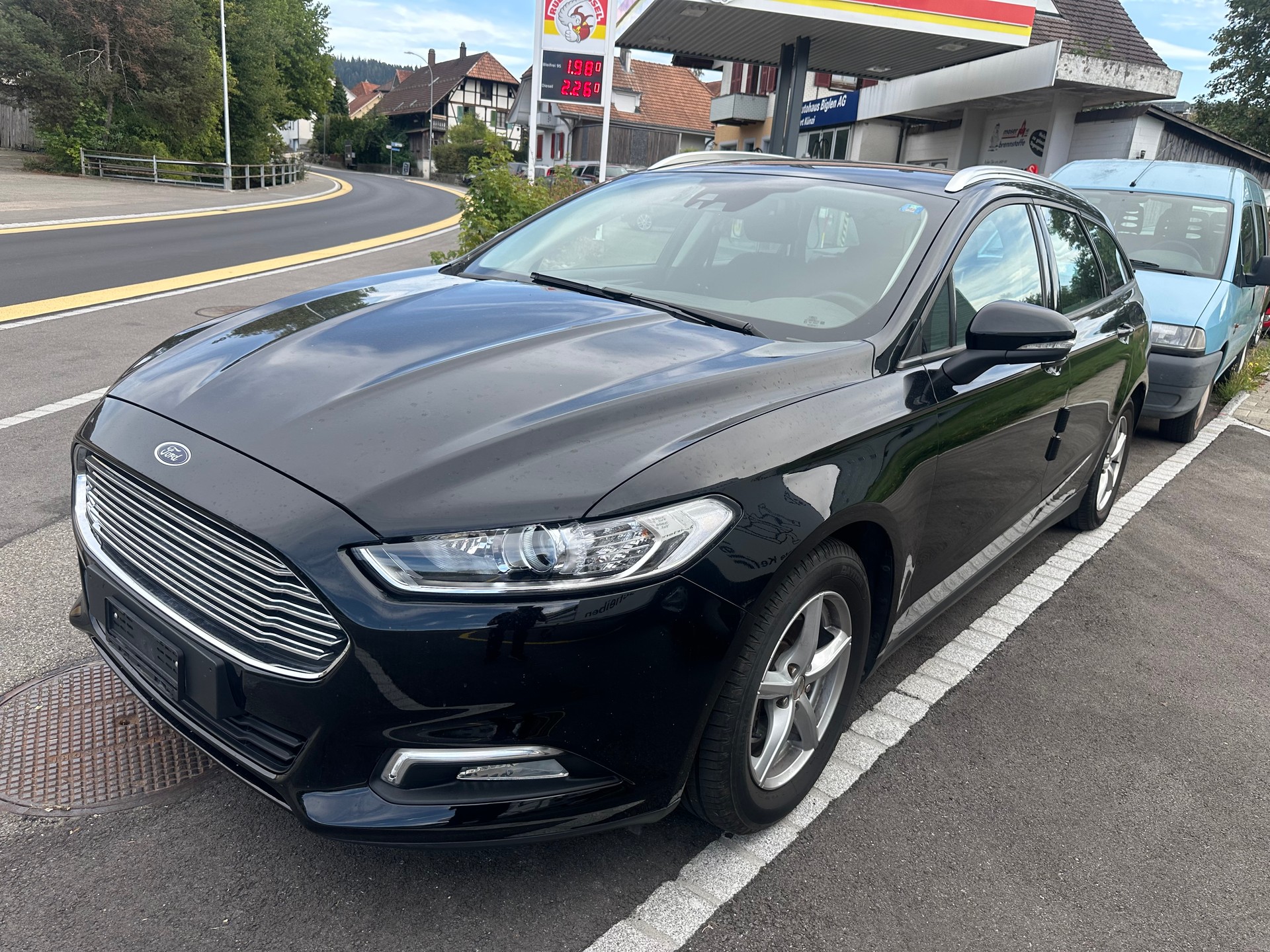 FORD Mondeo 2.0 TDCi Ambiente Powershift-image-0