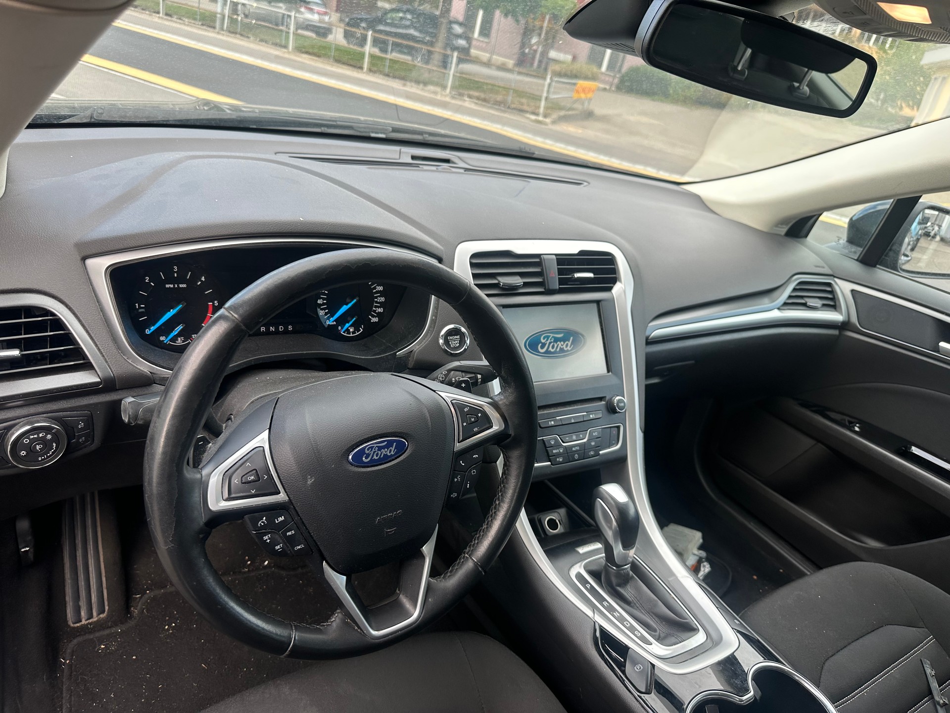 FORD Mondeo 2.0 TDCi Ambiente Powershift-image-3