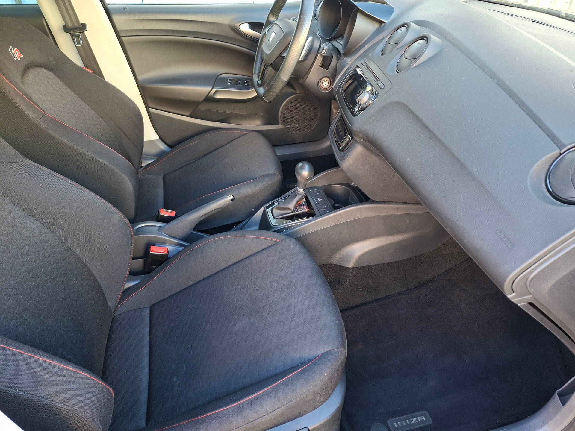 SEAT Ibiza 1.4 TSI FR DSG-image-7