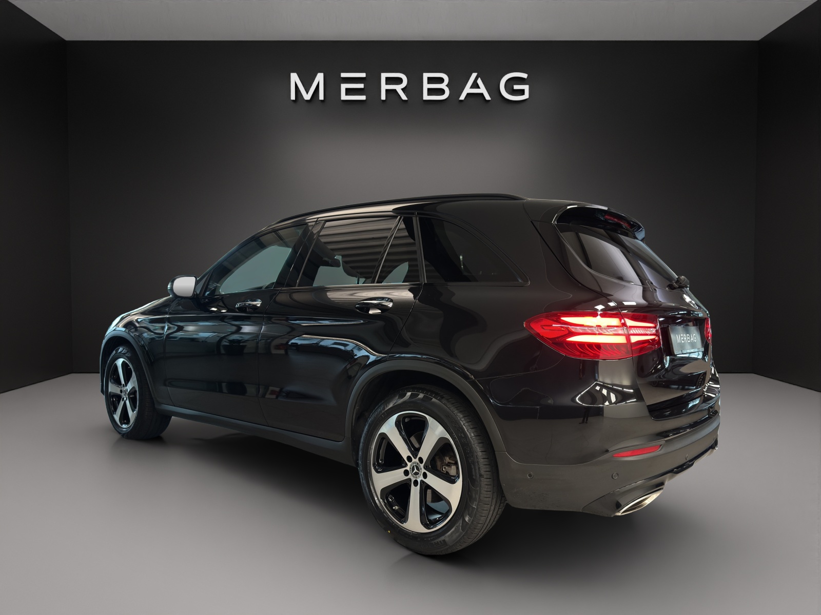 MERCEDES-BENZ GLC 300 Exclusive 4Matic-image-3