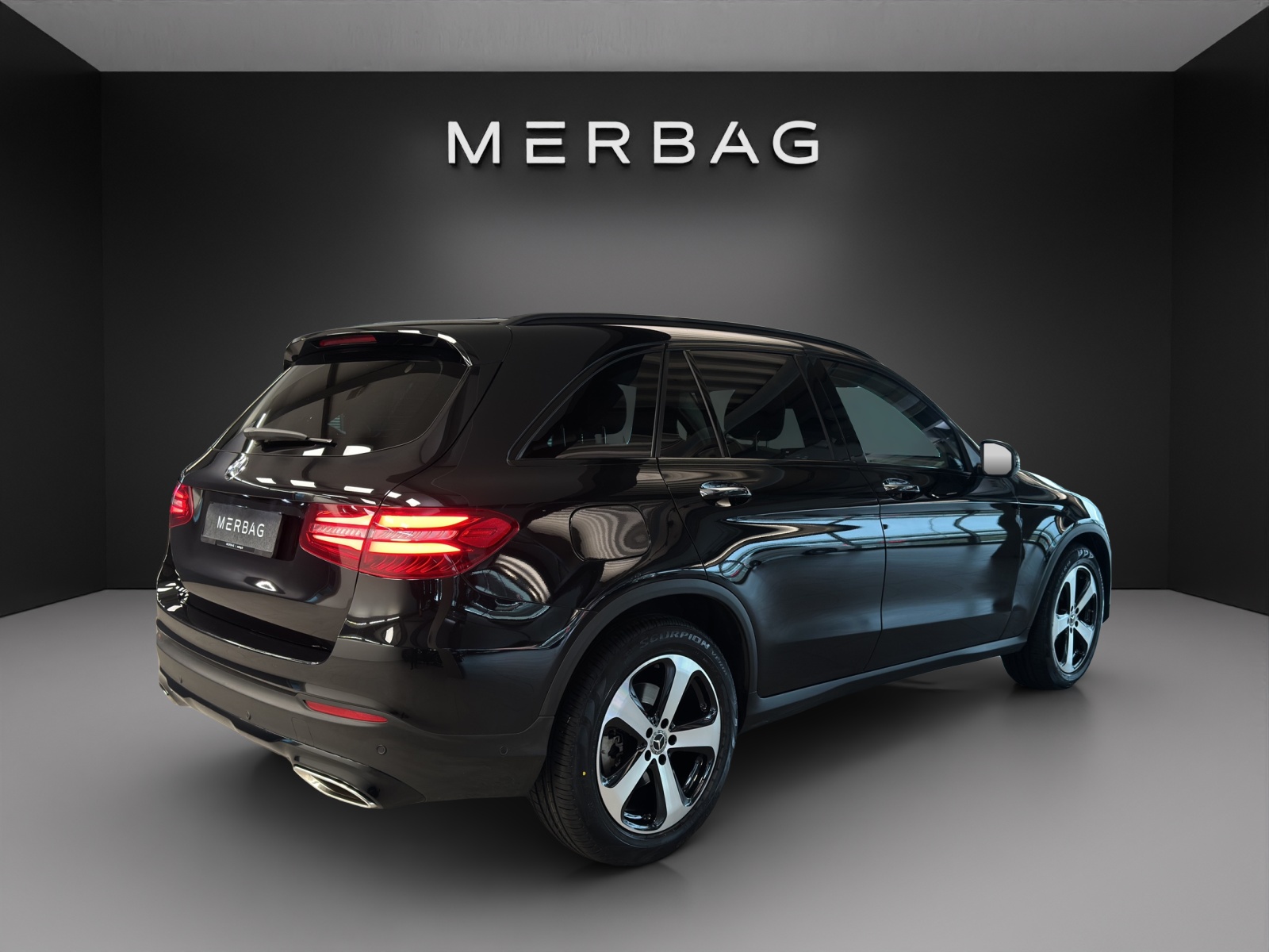 MERCEDES-BENZ GLC 300 Exclusive 4Matic-image-5