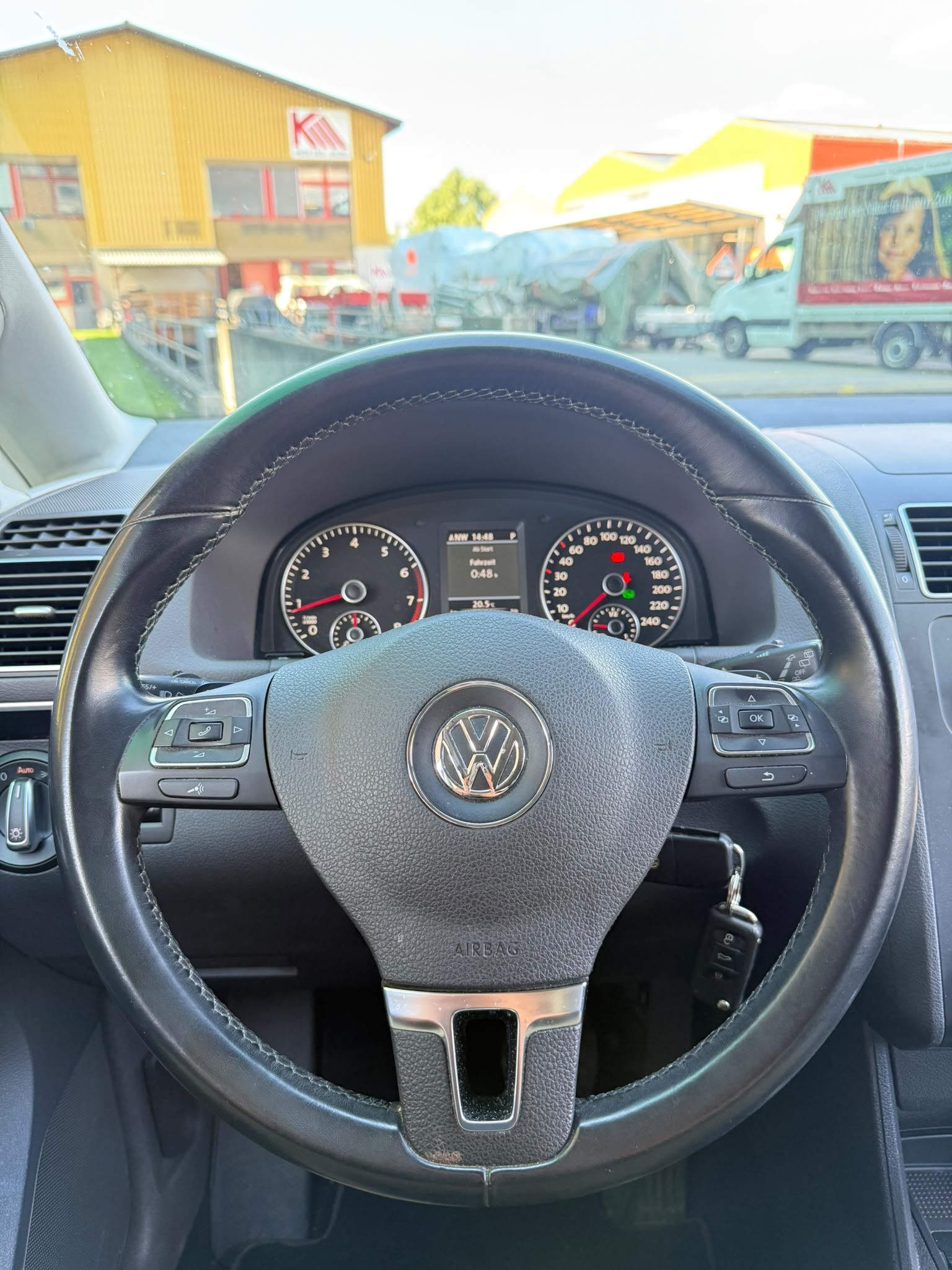 VW Touran 1.4 TSI Highline DSG-image-12