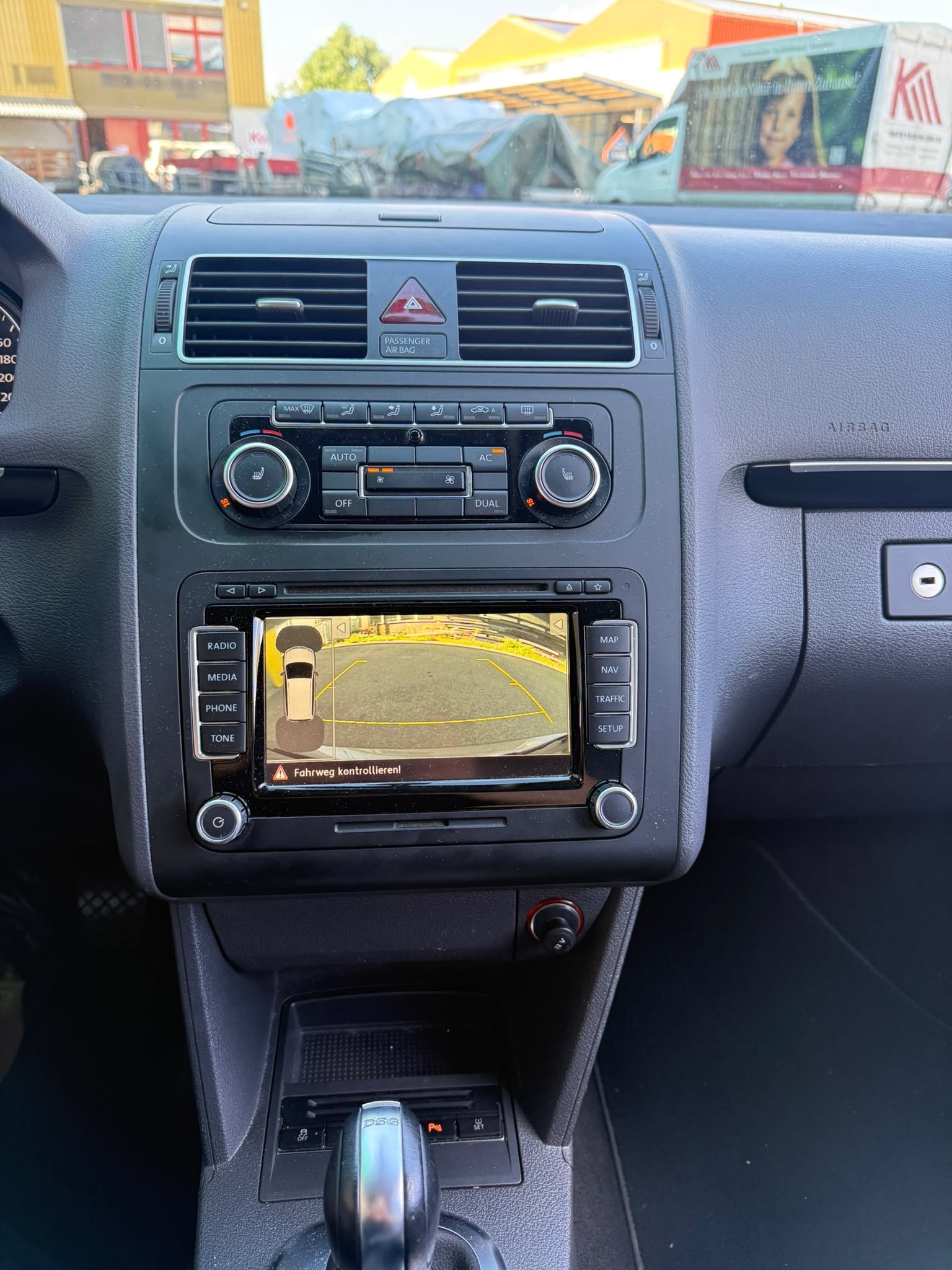 VW Touran 1.4 TSI Highline DSG-image-11