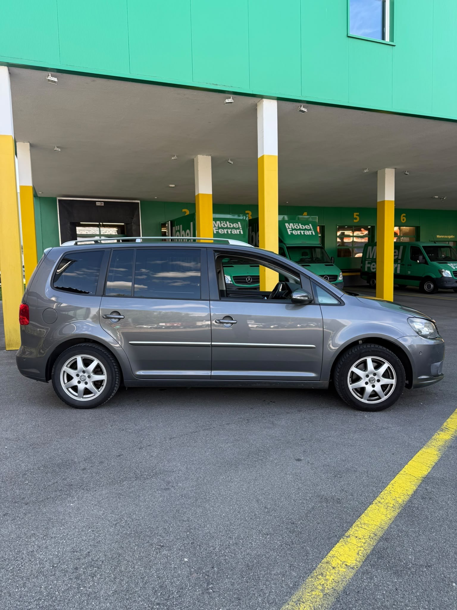 VW Touran 1.4 TSI Highline DSG-image-7