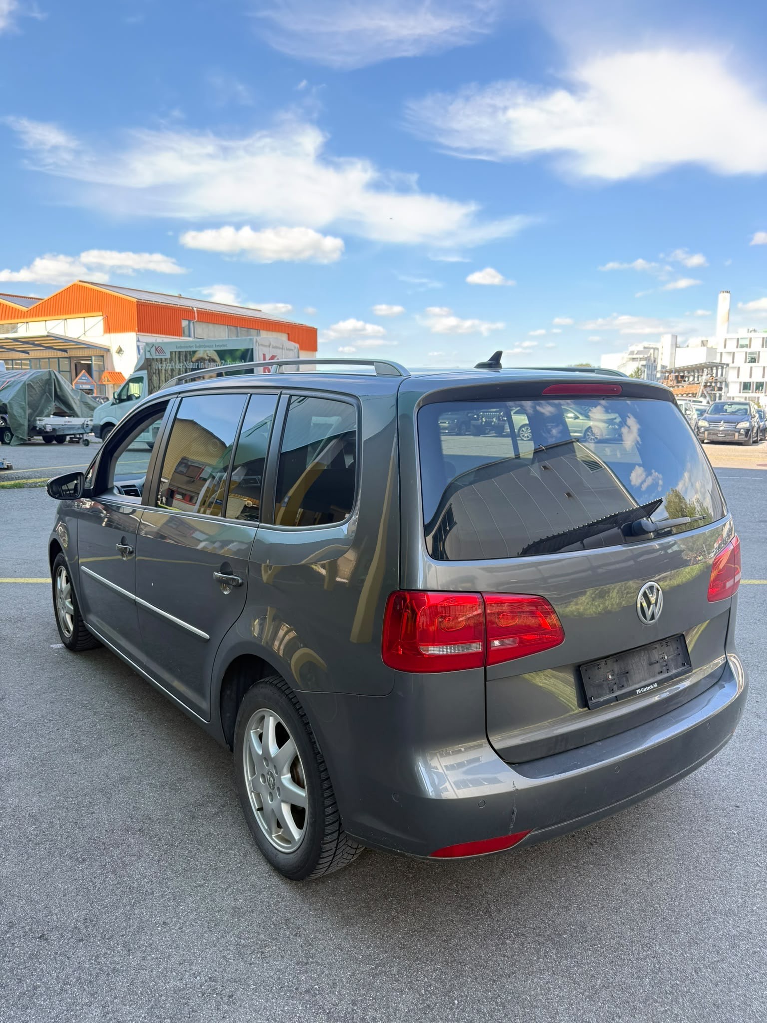 VW Touran 1.4 TSI Highline DSG-image-4