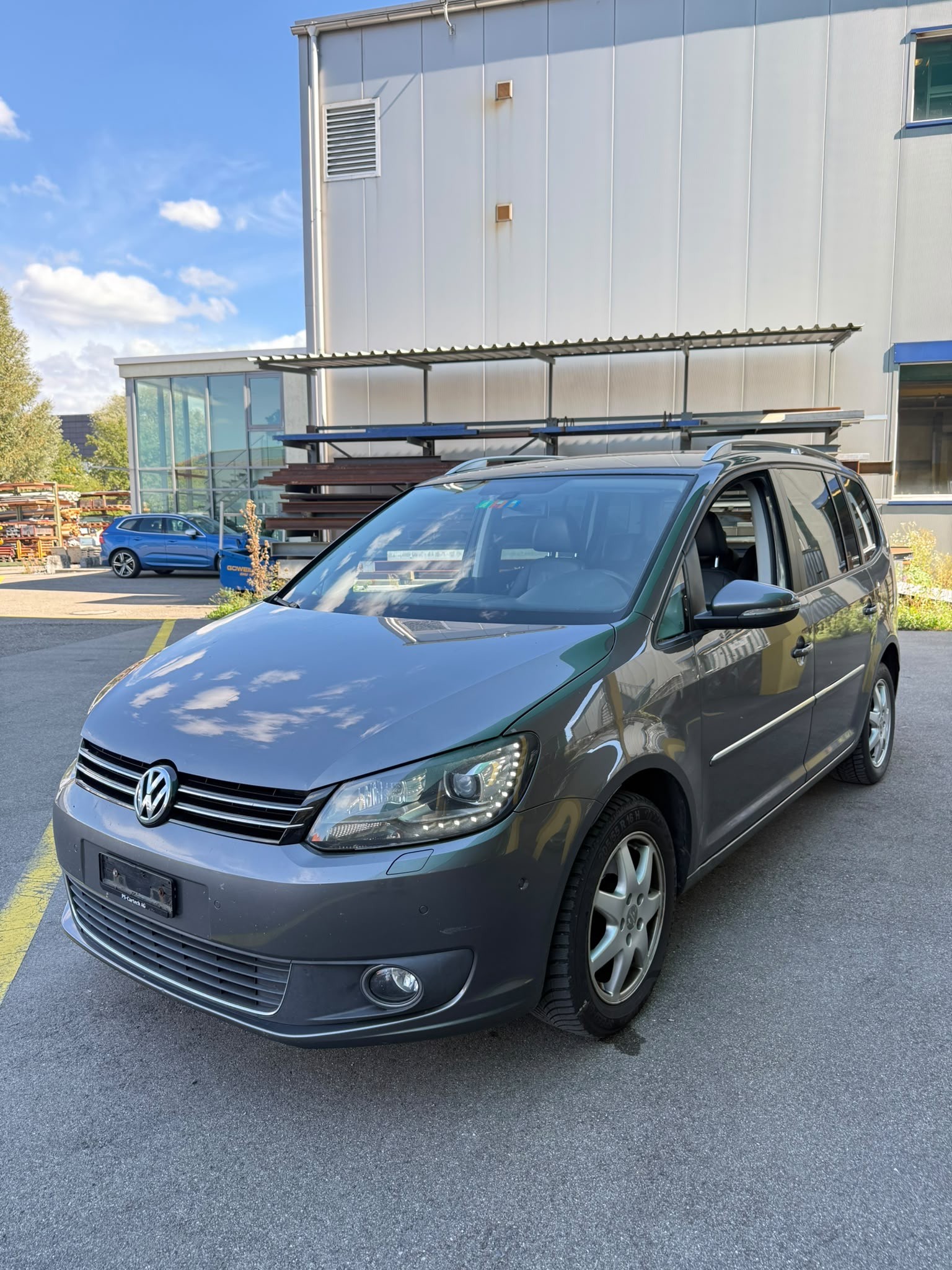 VW Touran 1.4 TSI Highline DSG-image-2