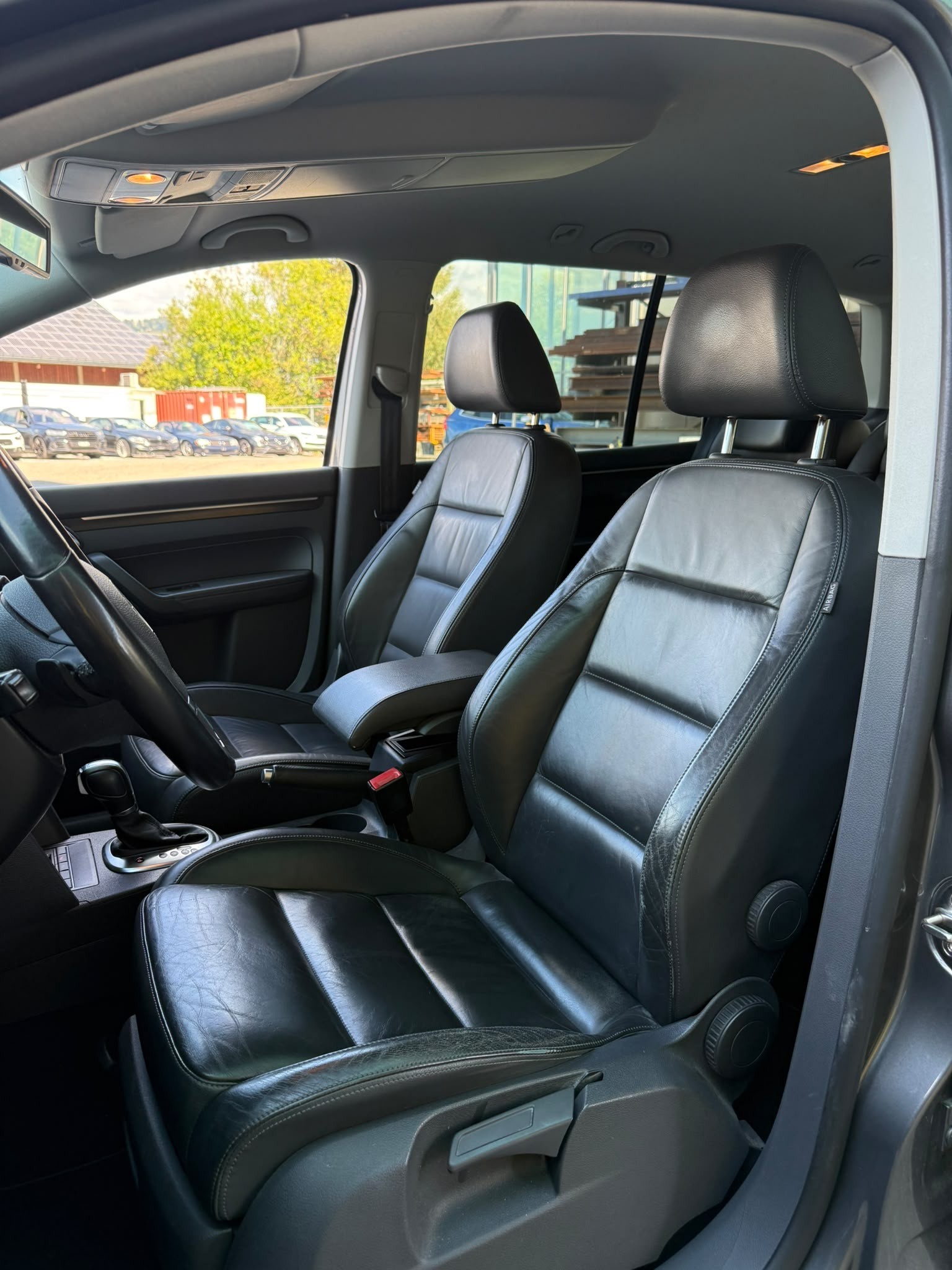 VW Touran 1.4 TSI Highline DSG-image-9