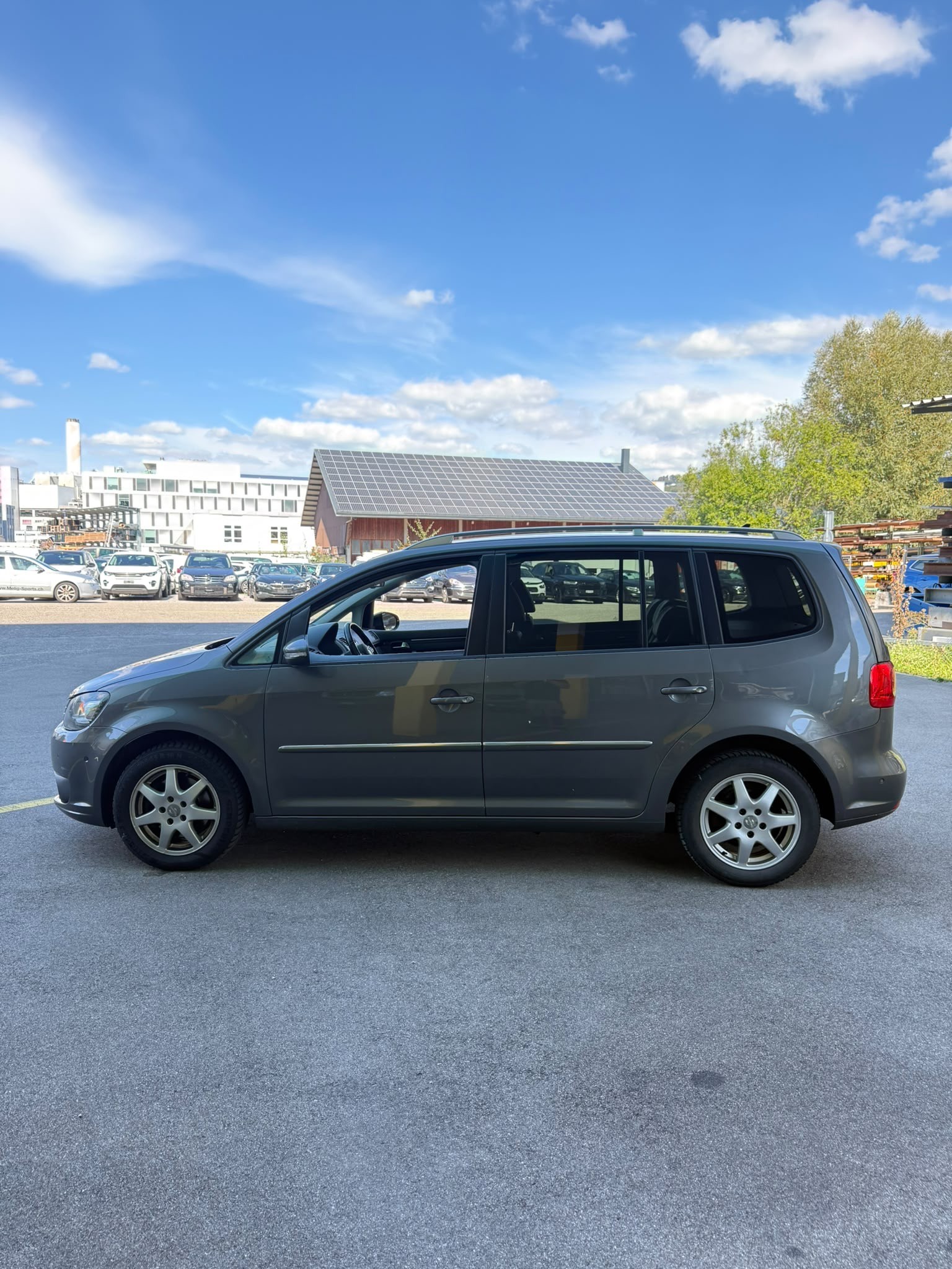VW Touran 1.4 TSI Highline DSG-image-3