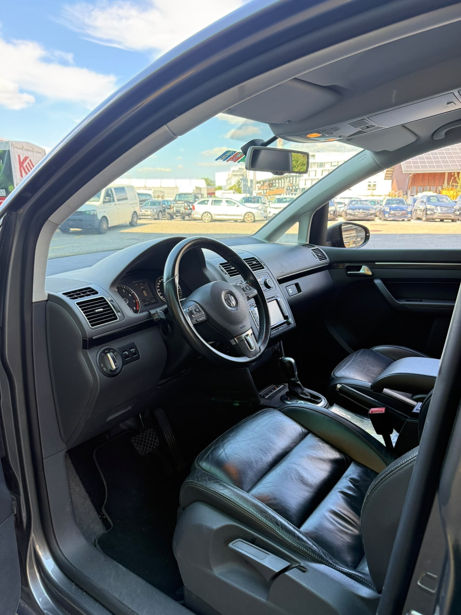 VW Touran 1.4 TSI Highline DSG-image-8