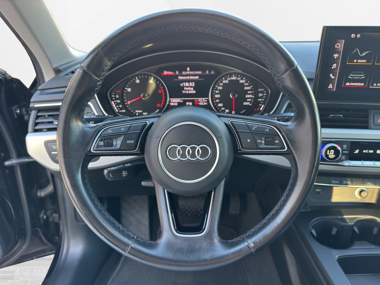AUDI A4 Avant 35 TDI advanced Attraction S-tronic-image-9