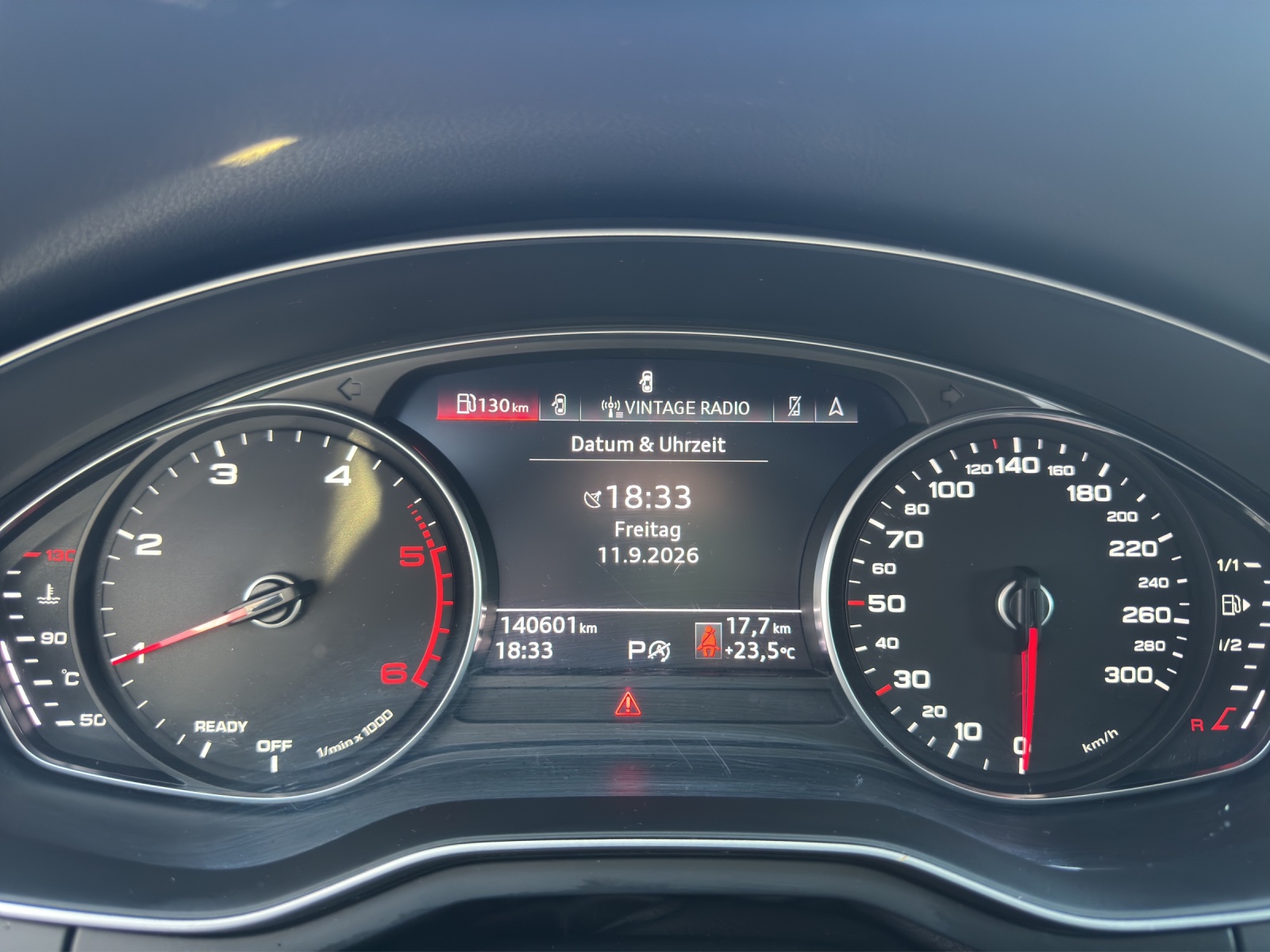 AUDI A4 Avant 35 TDI advanced Attraction S-tronic-image-10