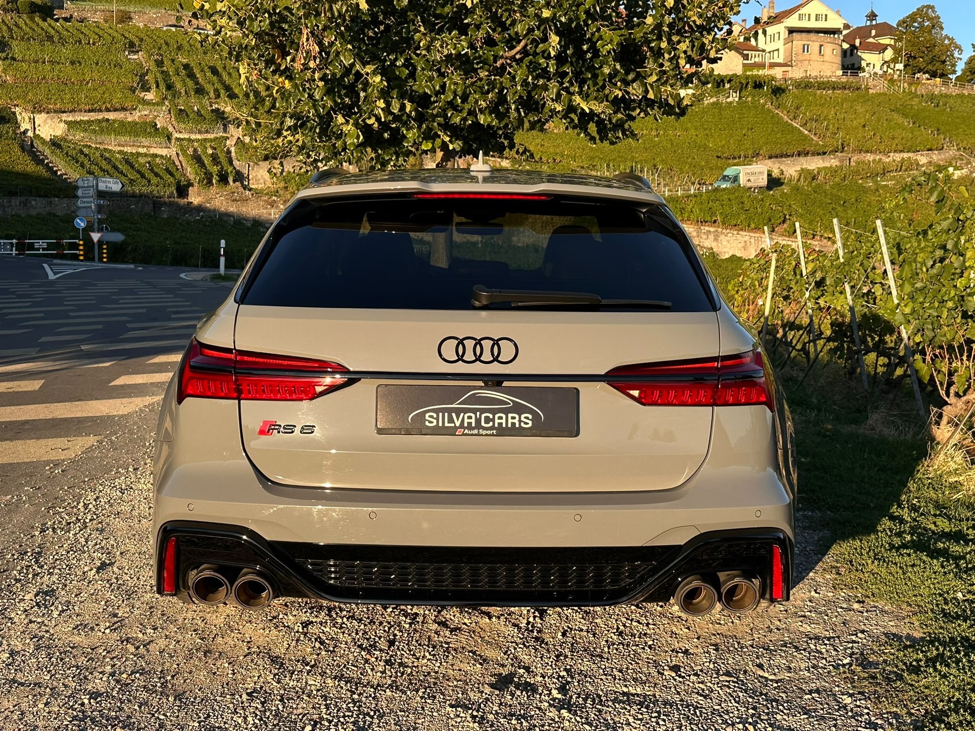 AUDI RS6 Avant 4.0 TFSI V8 quattro-image-4