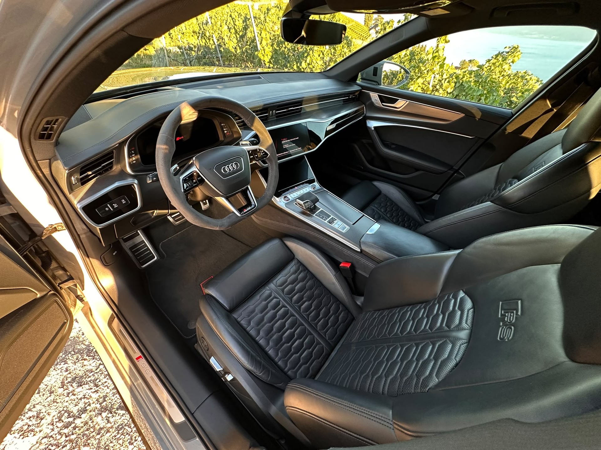 AUDI RS6 Avant 4.0 TFSI V8 quattro-image-5