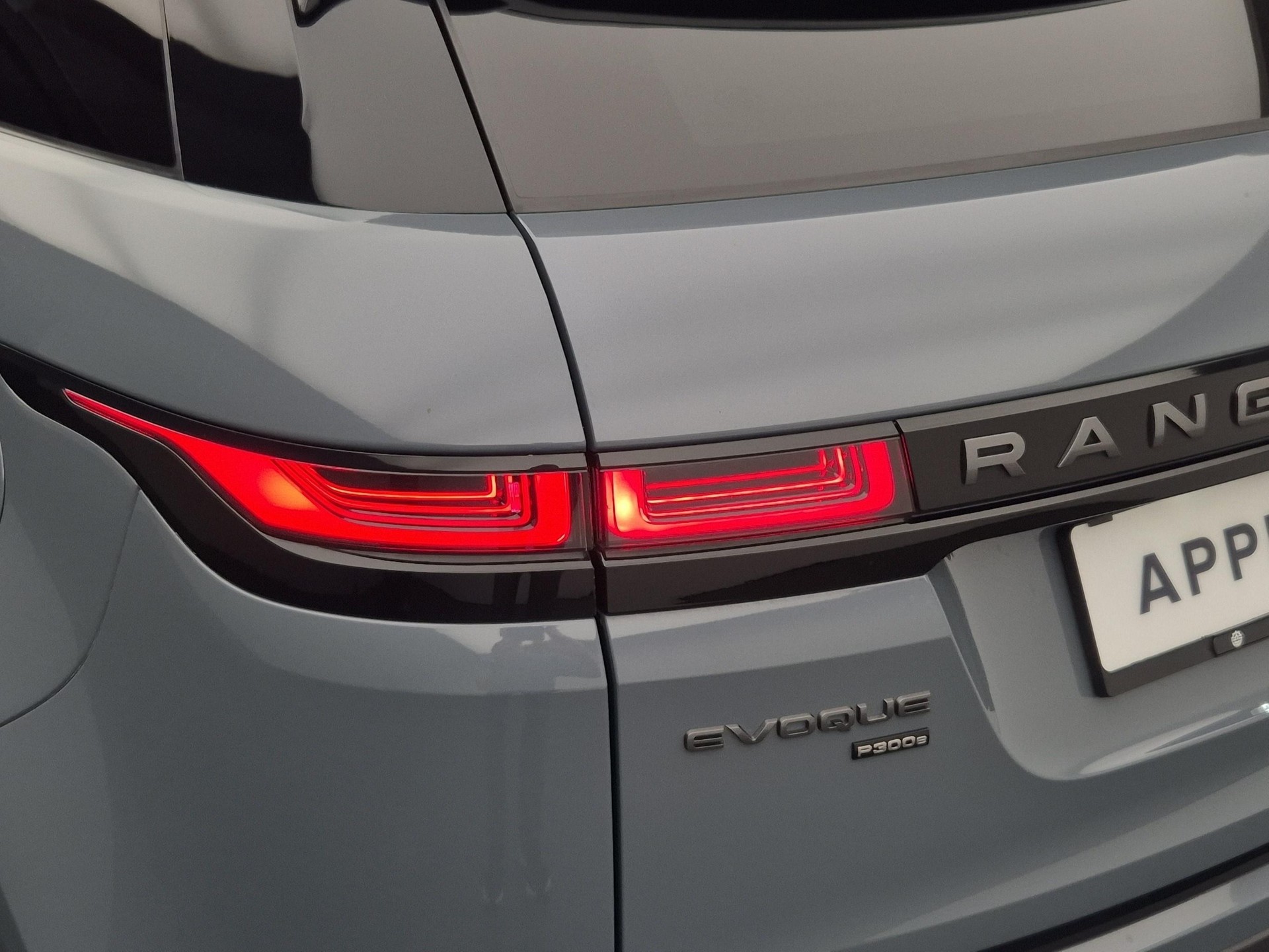 LAND ROVER Range Rover Evoque 1.5 T 300e R-Dynamic SE-image-20