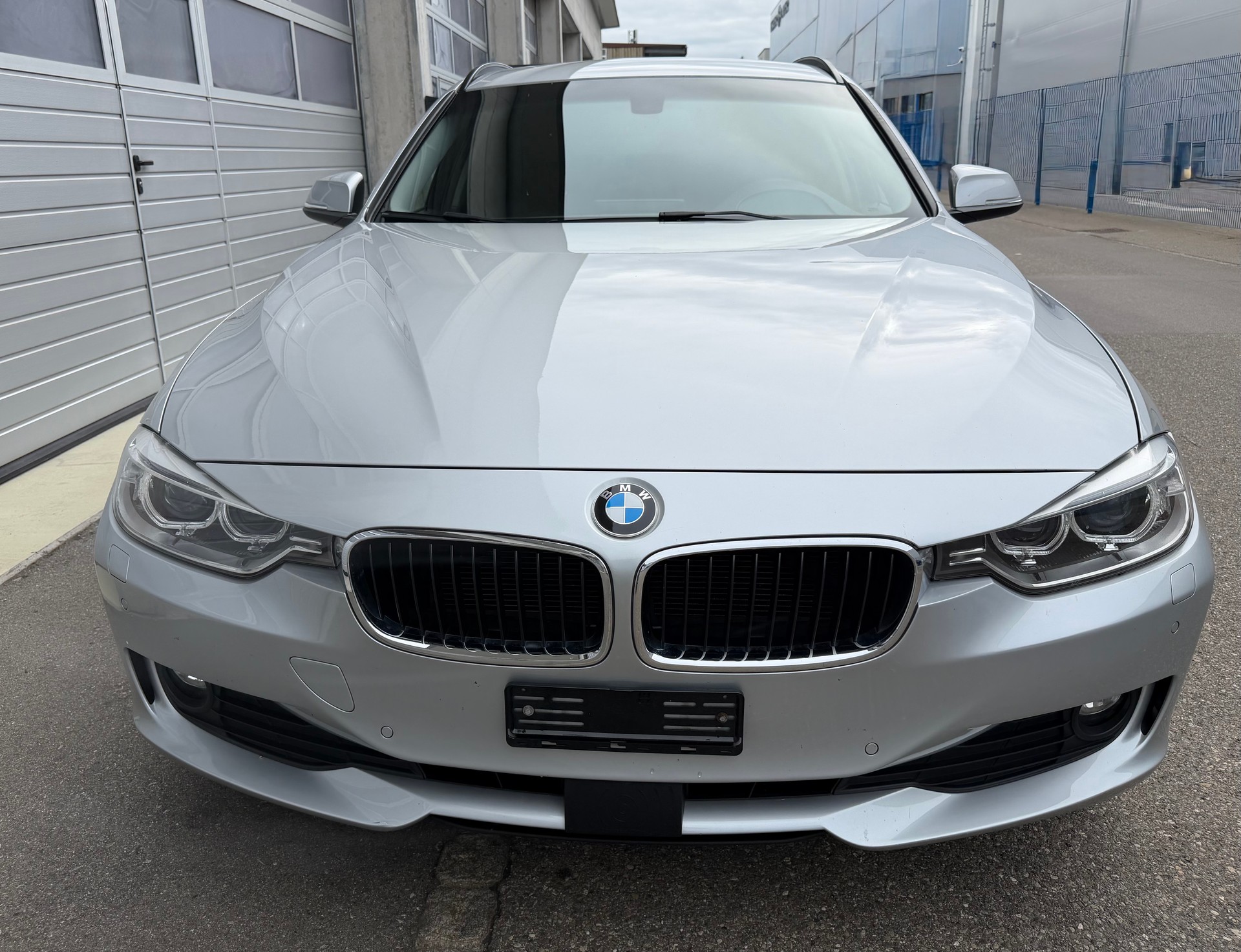 BMW 320d xDrive Touring Sport Line Steptronic-image-9