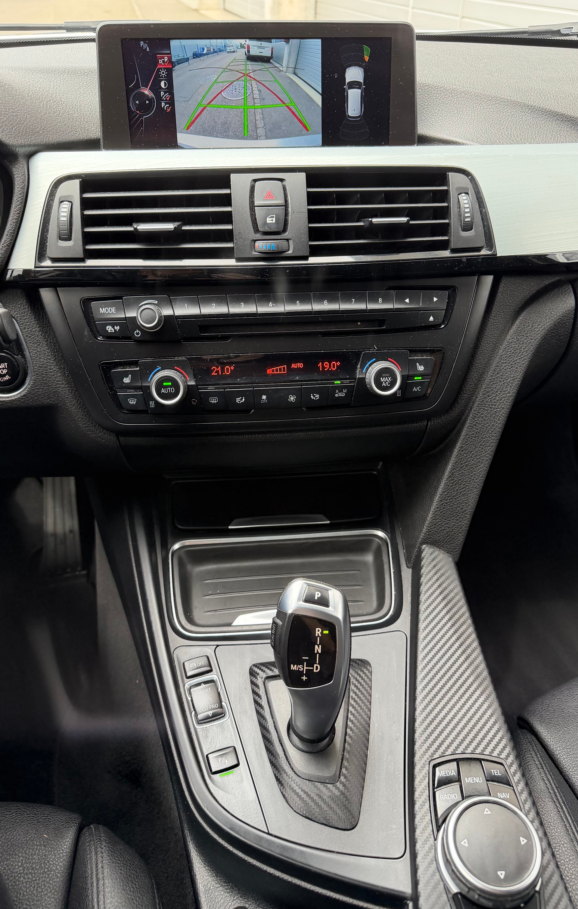 BMW 320d xDrive Touring Sport Line Steptronic-image-11