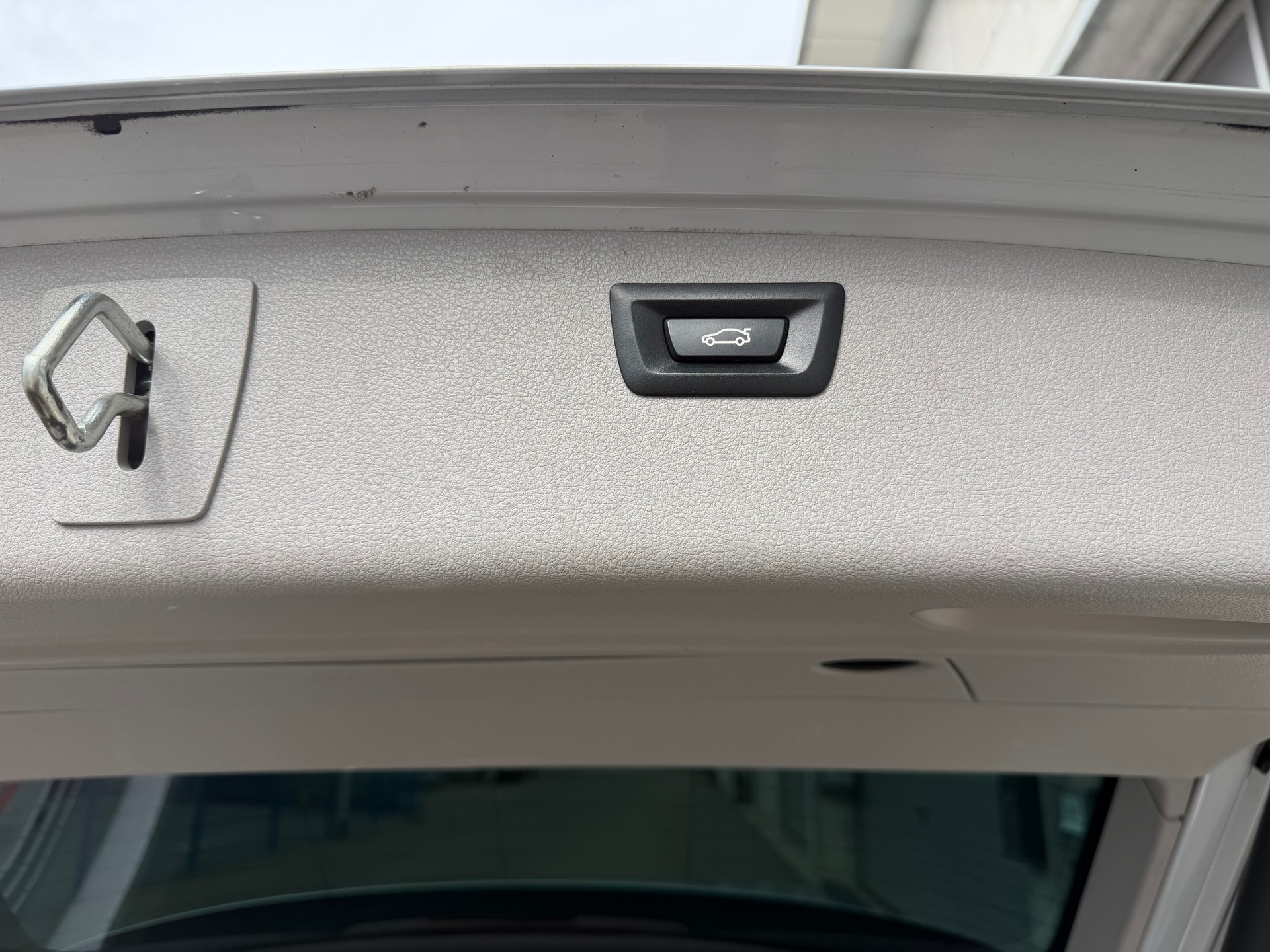 BMW 320d xDrive Touring Sport Line Steptronic-image-16
