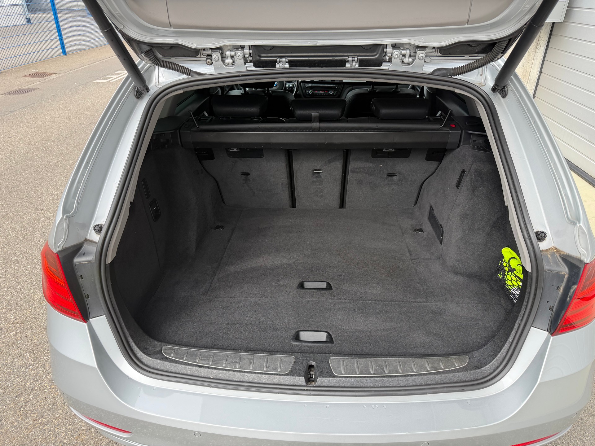 BMW 320d xDrive Touring Sport Line Steptronic-image-15