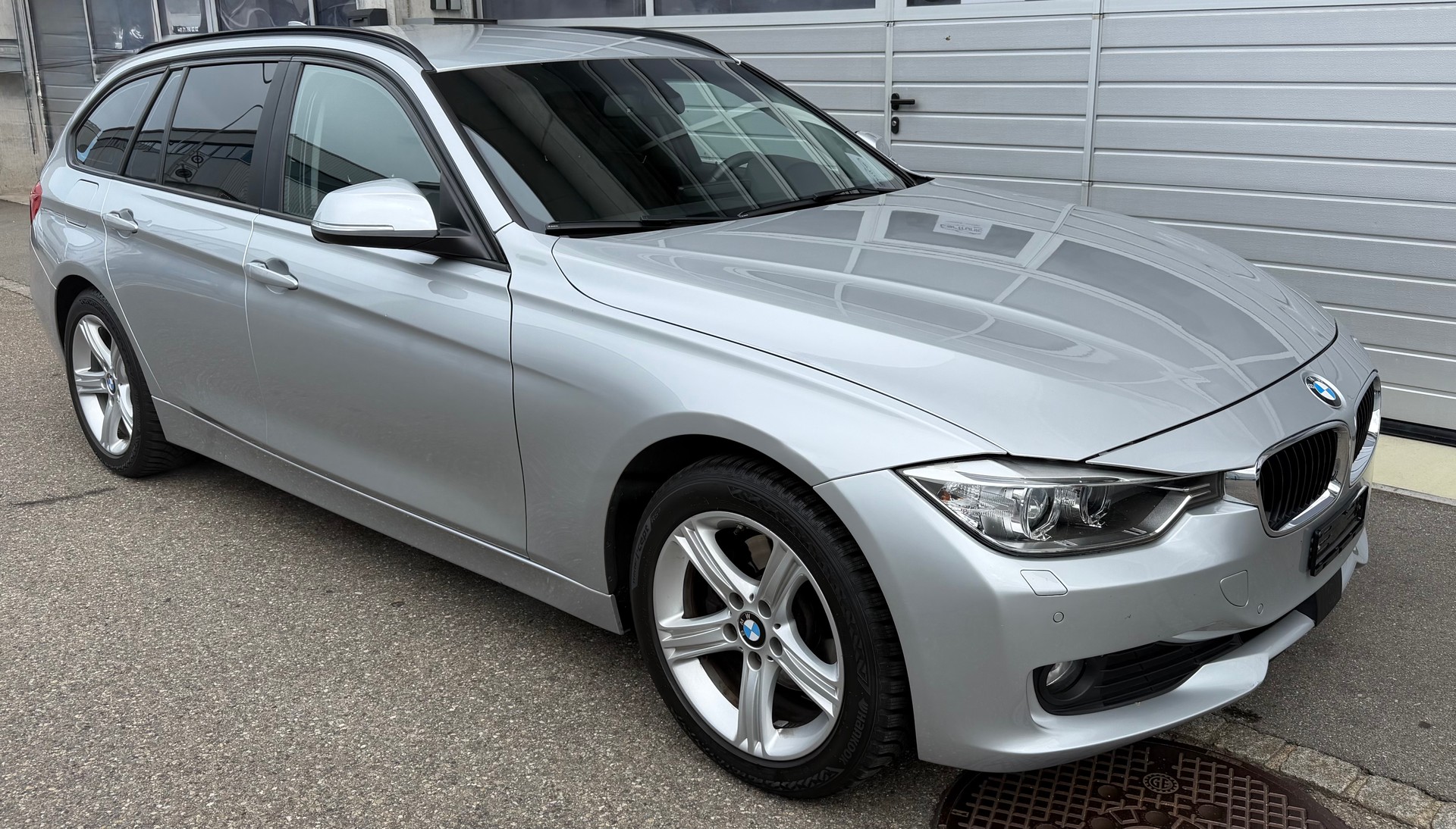 BMW 320d xDrive Touring Sport Line Steptronic-image-8