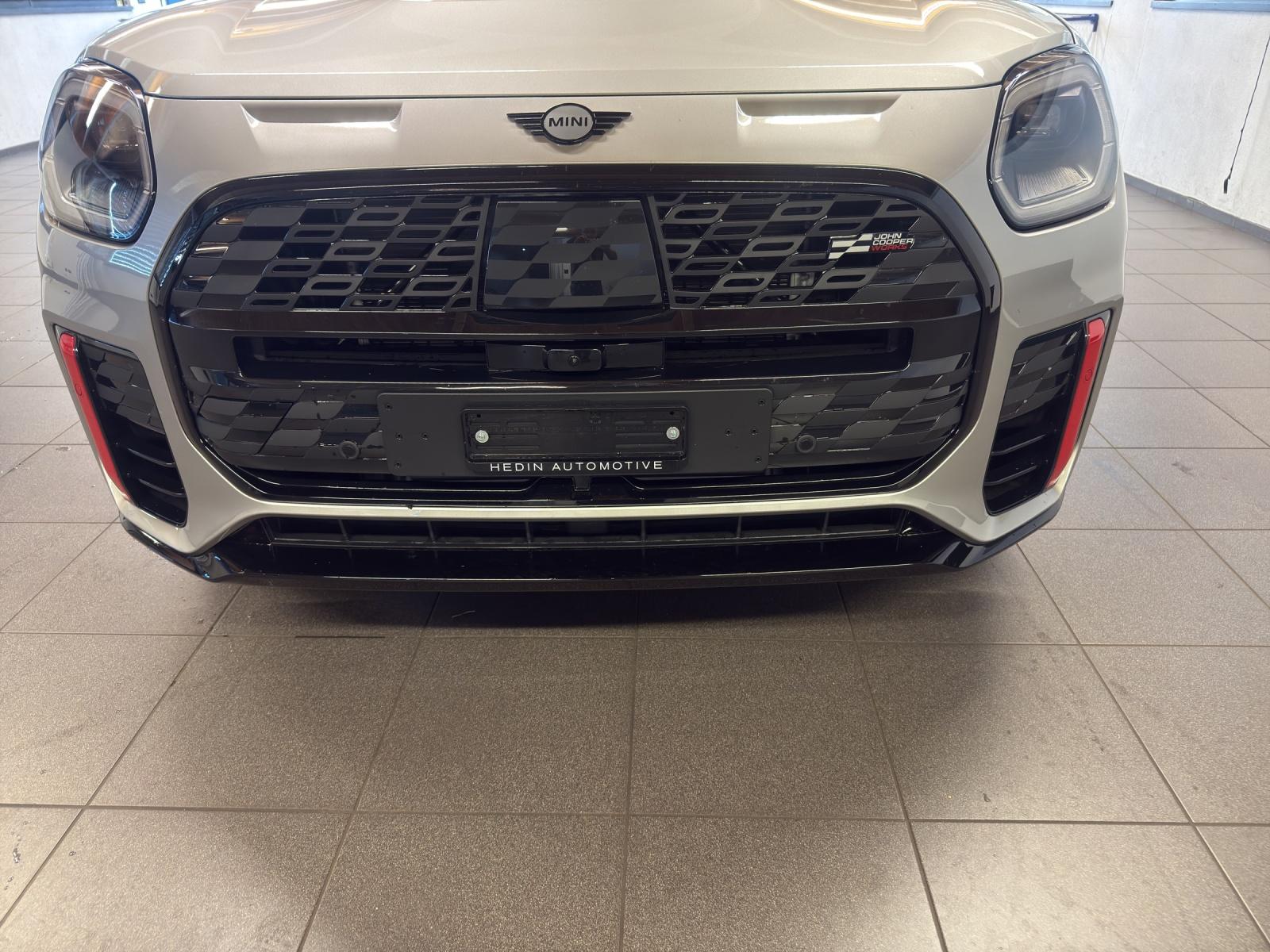MINI Countryman U25 2.0i John Cooper Works ALL4-image-23