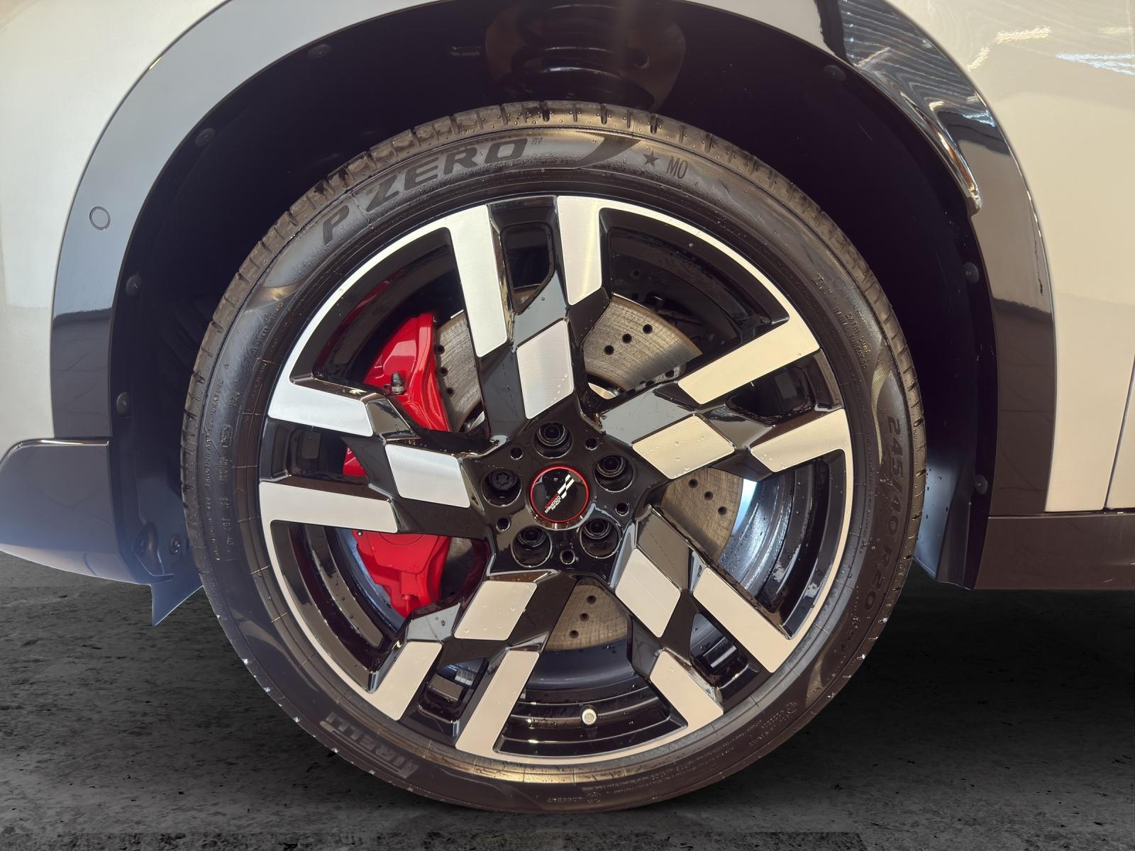 MINI Countryman U25 2.0i John Cooper Works ALL4-image-8