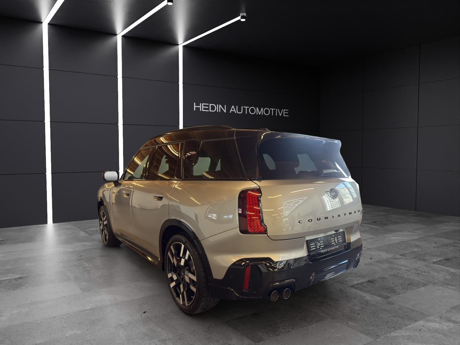MINI Countryman U25 2.0i John Cooper Works ALL4-image-2