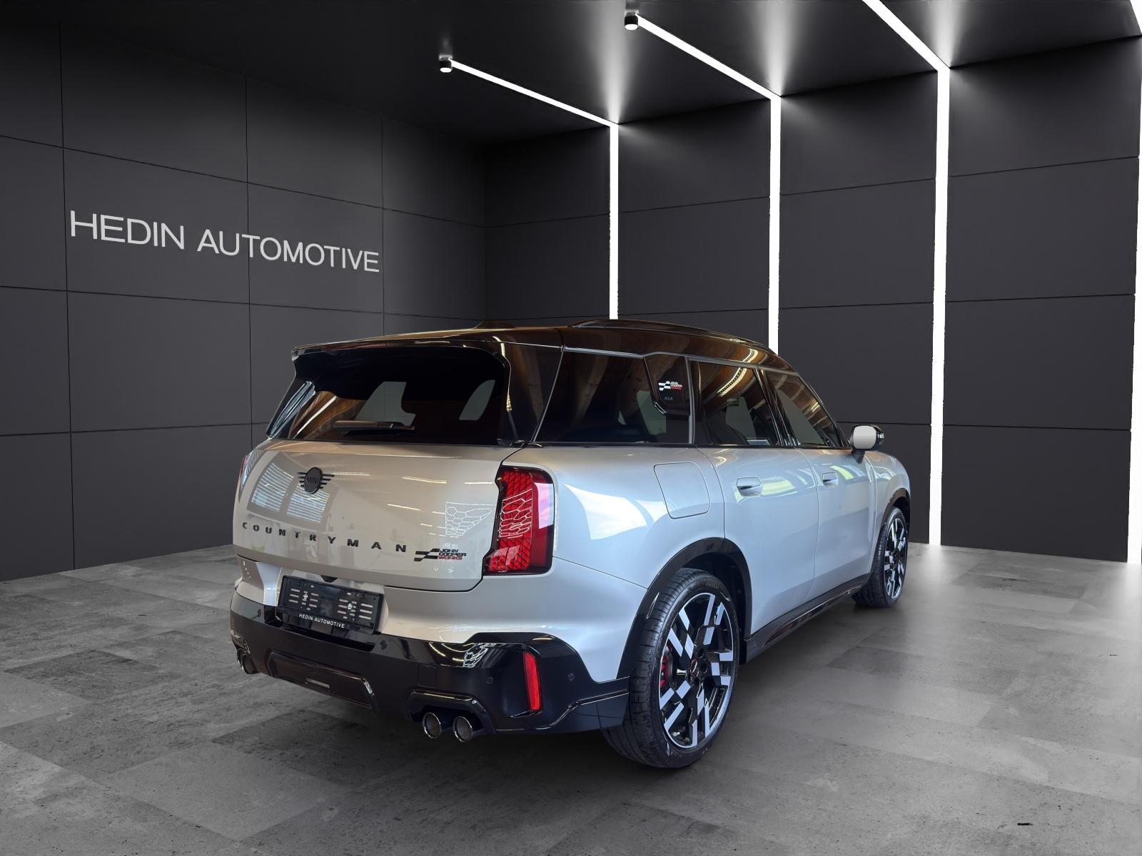 MINI Countryman U25 2.0i John Cooper Works ALL4-image-4