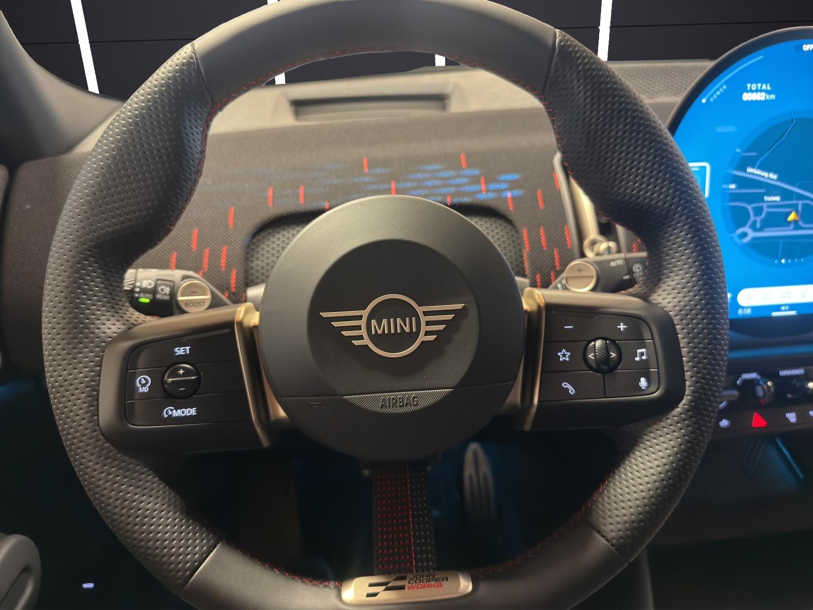 MINI Countryman U25 2.0i John Cooper Works ALL4-image-15