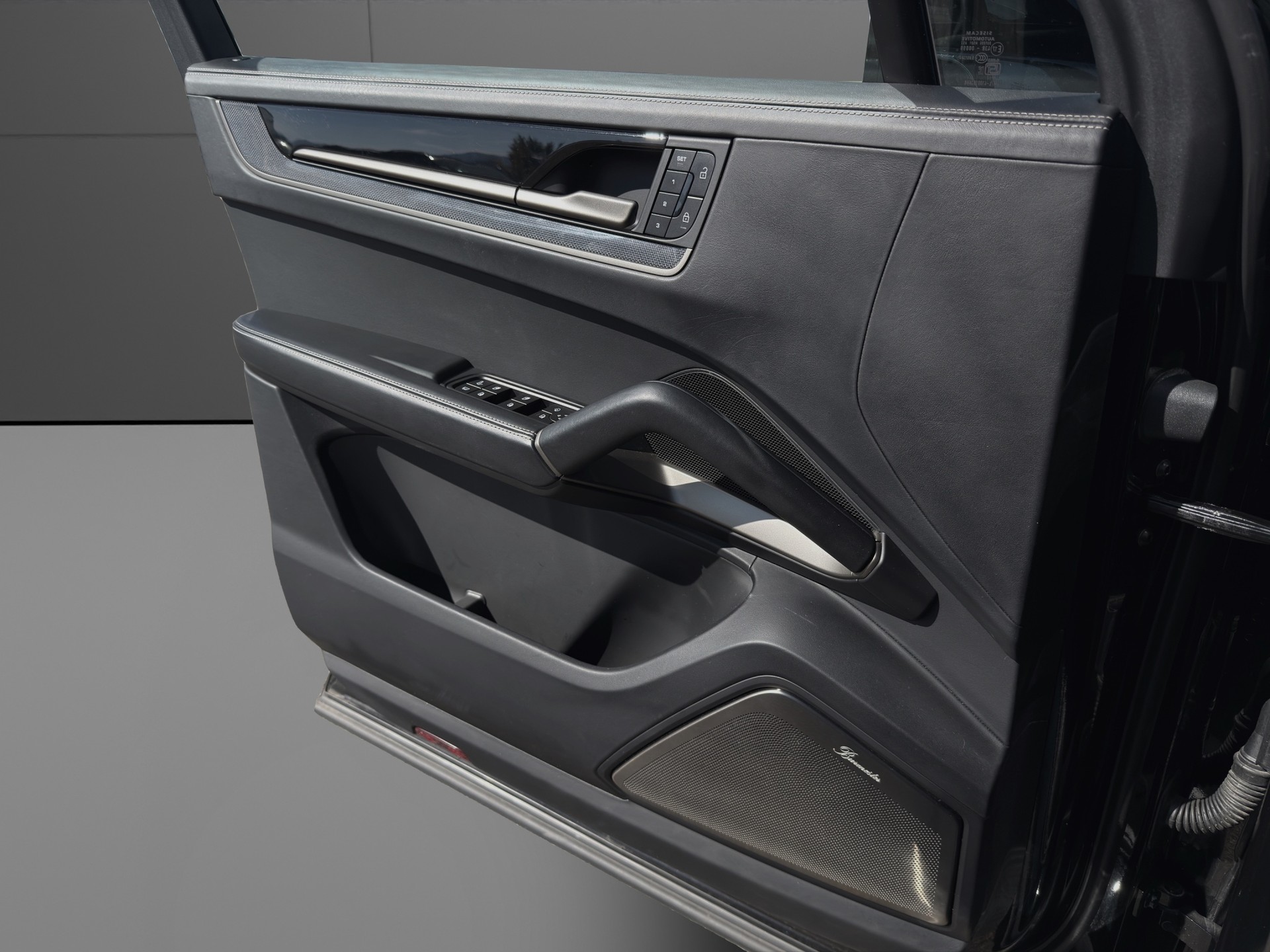 PORSCHE Cayenne Turbo E-Hybrid Tiptronic-image-14